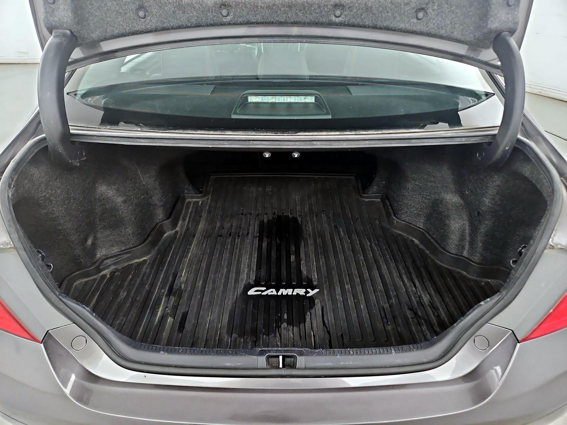 Thumbnail: 2017 Toyota Camry - 20