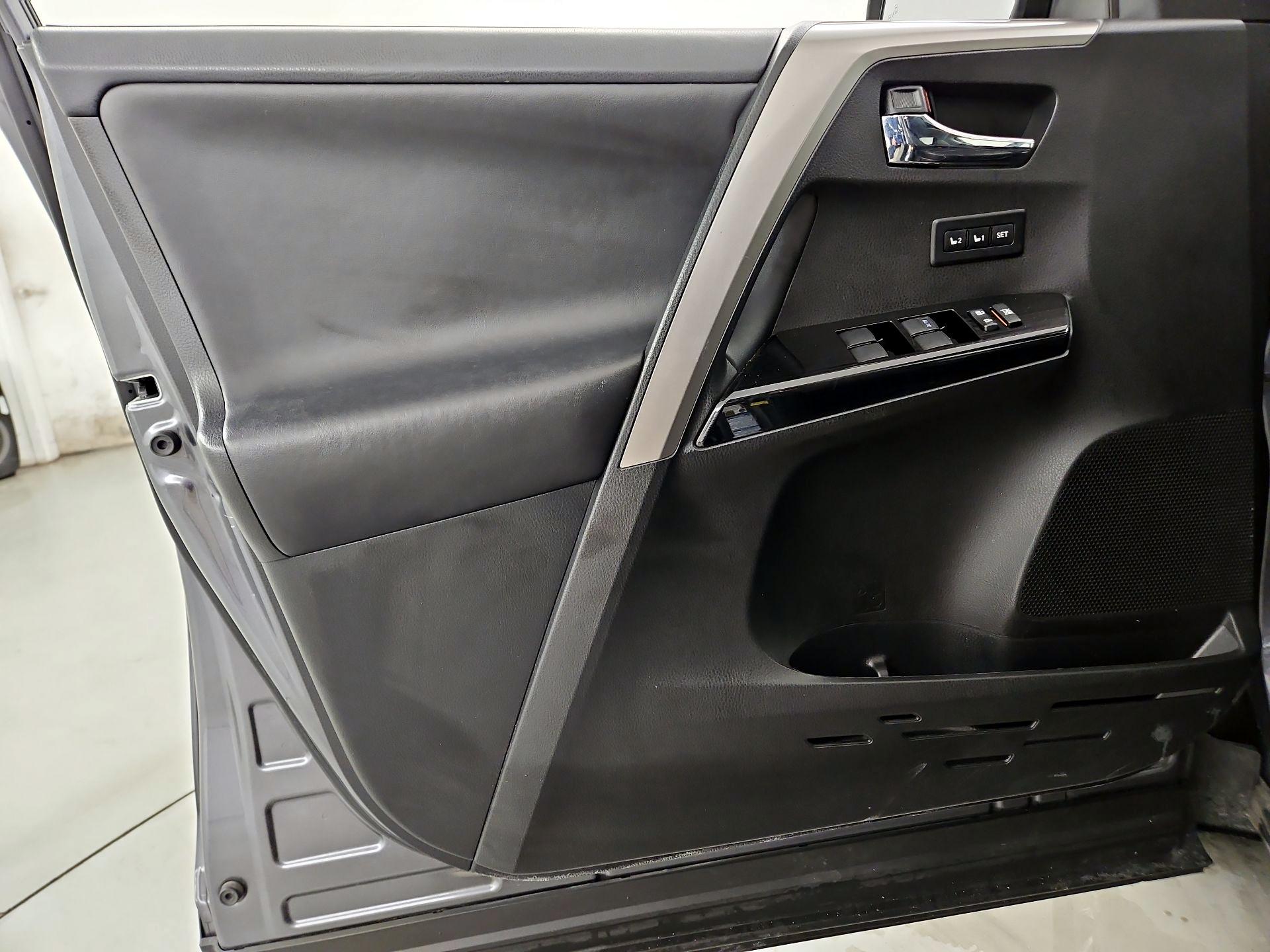 Thumbnail: 2017 Toyota RAV4 - 12