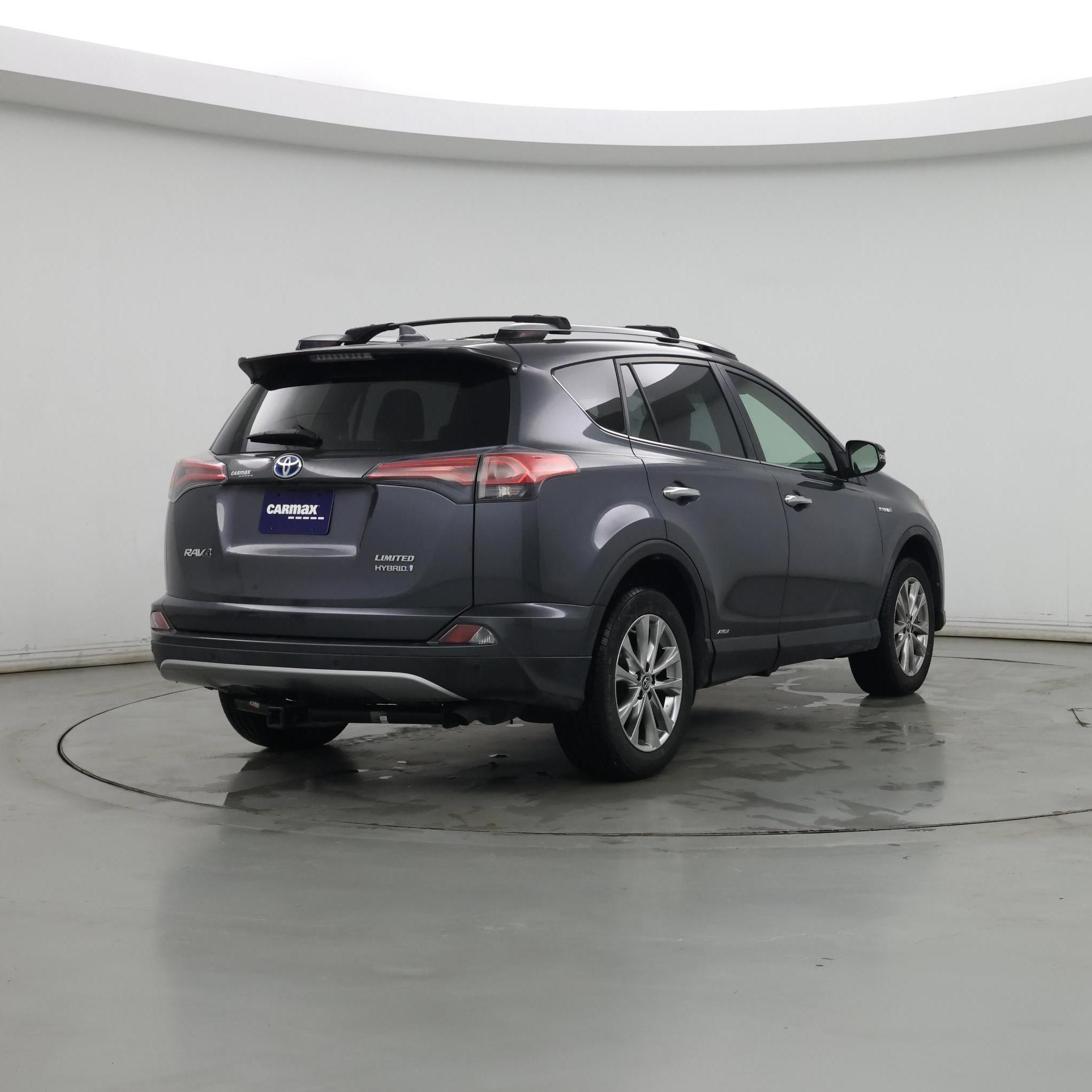 Thumbnail: 2017 Toyota RAV4 - 8