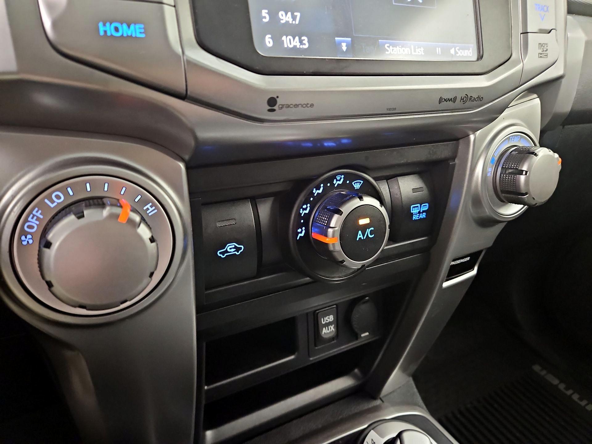 Thumbnail: 2016 Toyota 4Runner - 17