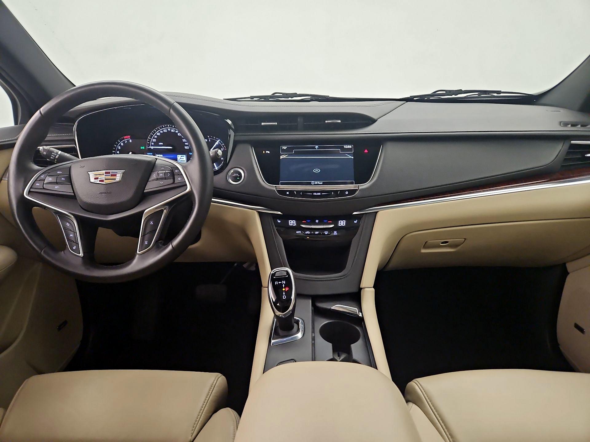 Thumbnail: 2017 Cadillac XT5 - 9