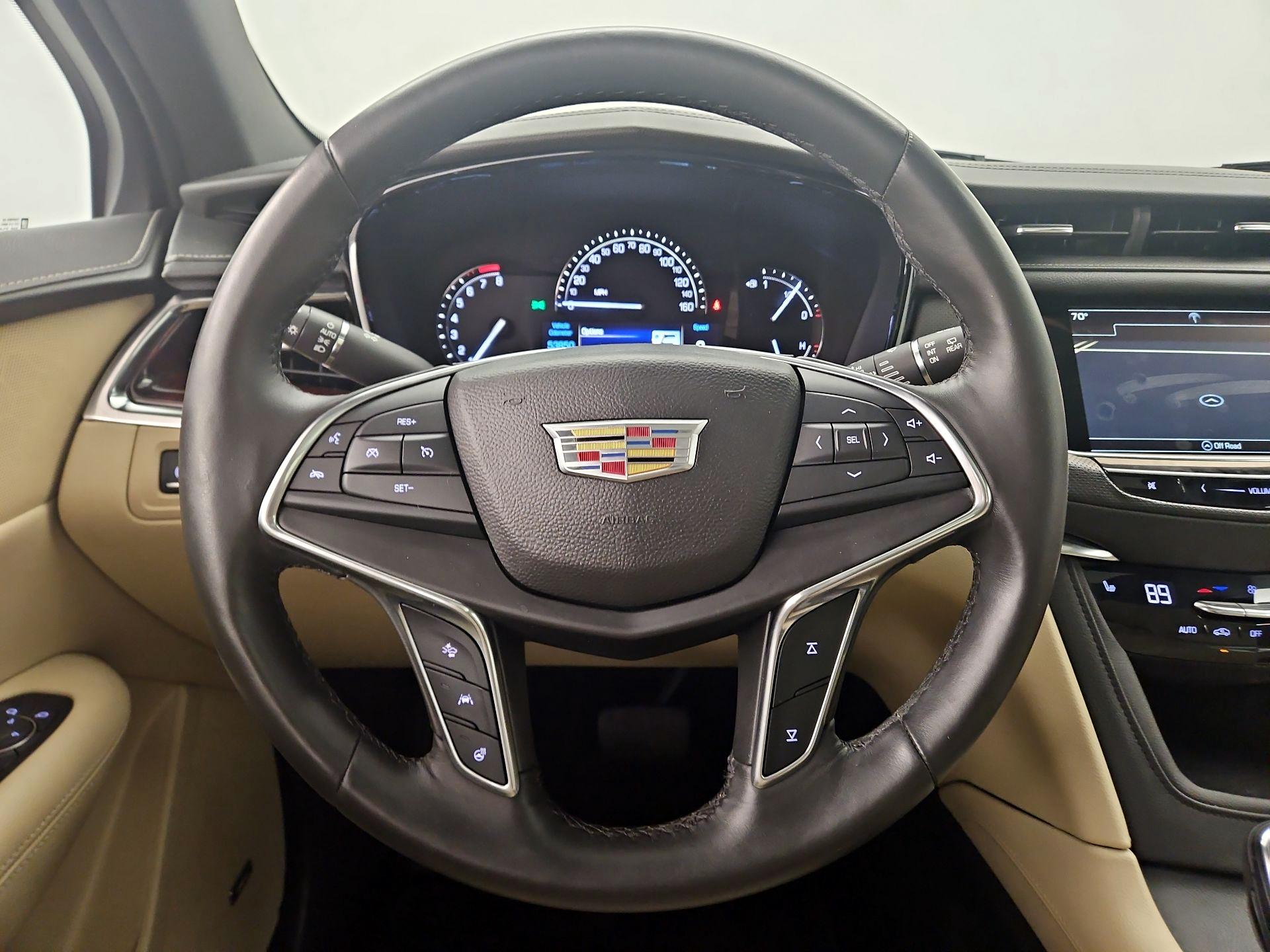 Thumbnail: 2017 Cadillac XT5 - 10