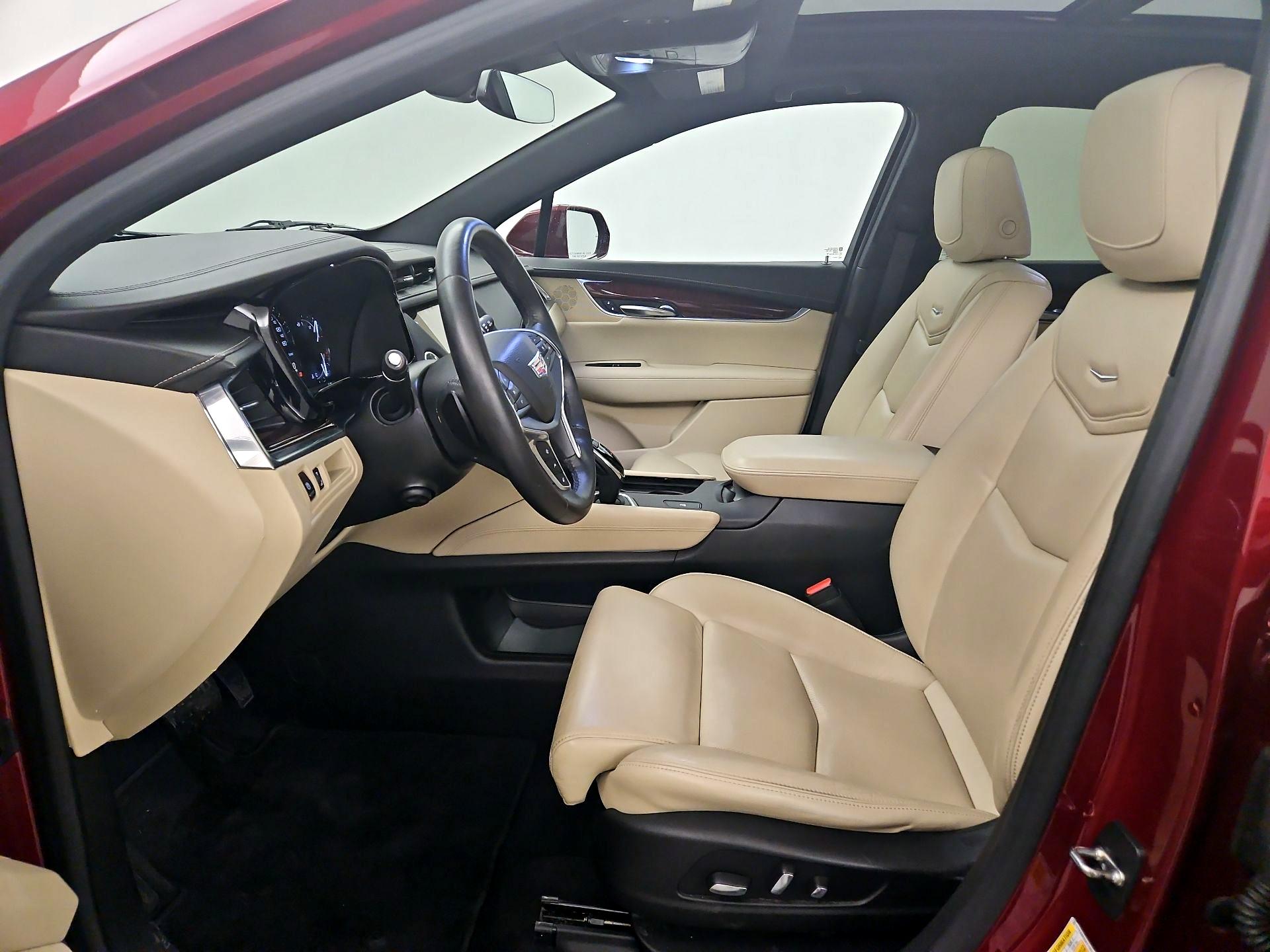 Thumbnail: 2017 Cadillac XT5 - 11