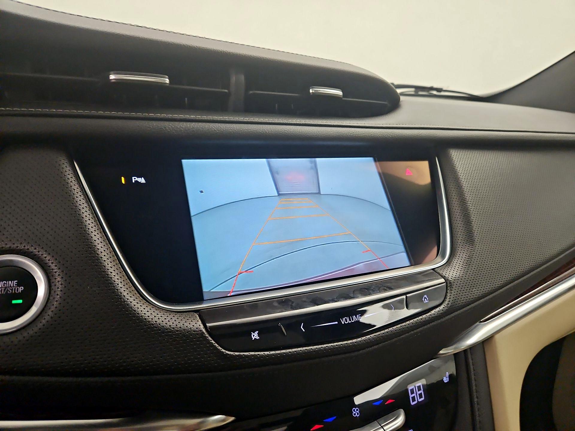 Thumbnail: 2017 Cadillac XT5 - 15