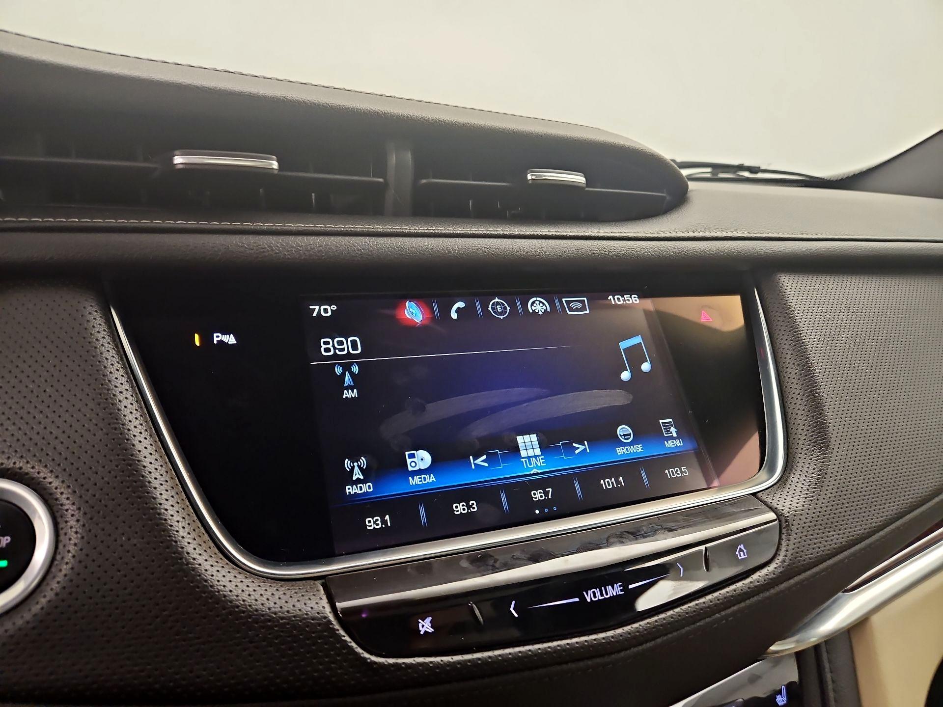 Thumbnail: 2017 Cadillac XT5 - 16