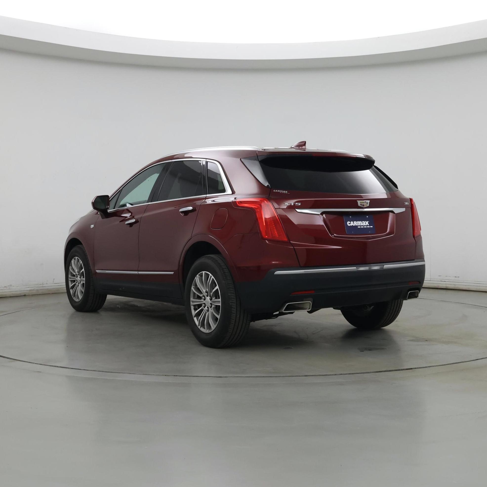 Thumbnail: 2017 Cadillac XT5 - 2