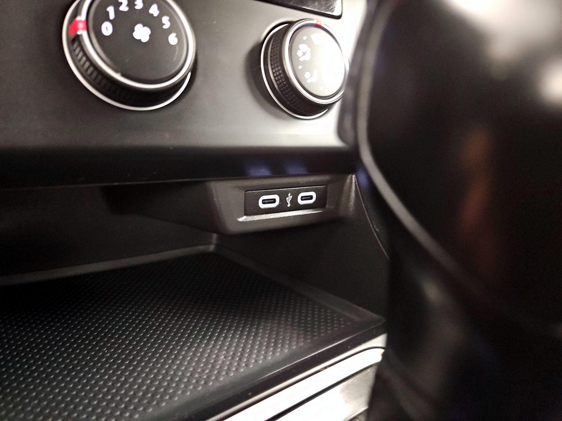 Thumbnail: 2021 Volkswagen Jetta - 18