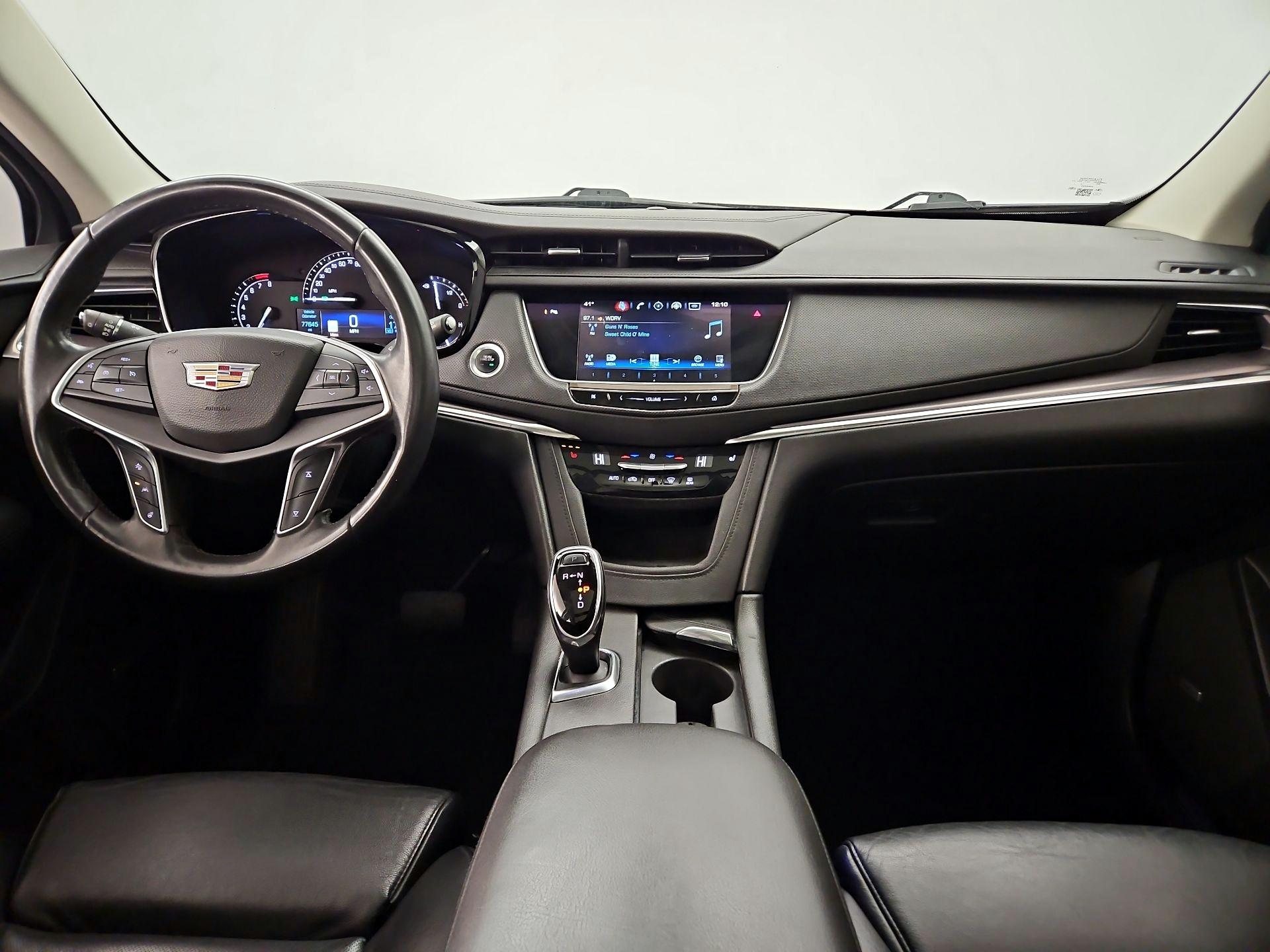 Thumbnail: 2017 Cadillac XT5 - 9