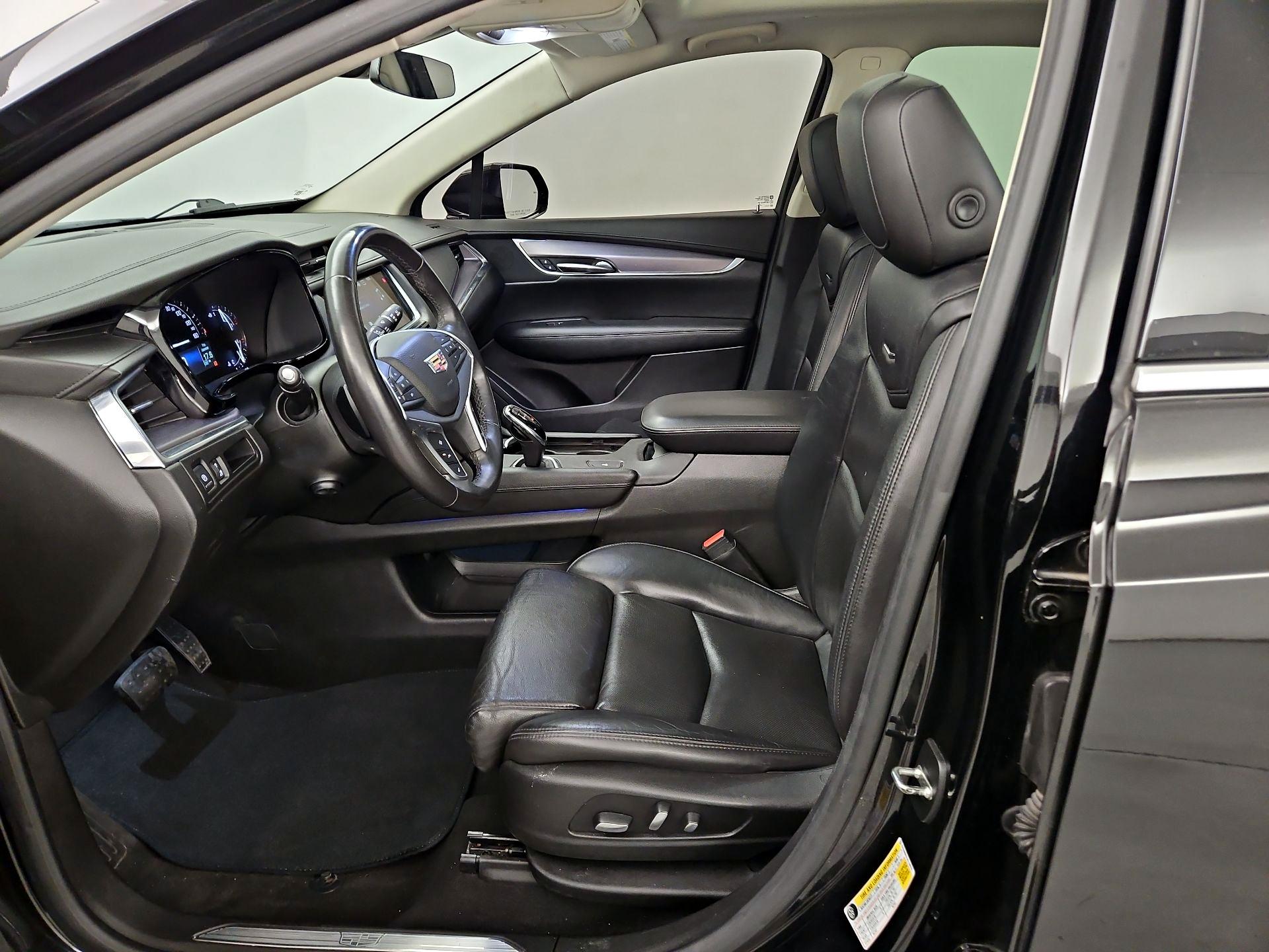 Thumbnail: 2017 Cadillac XT5 - 11