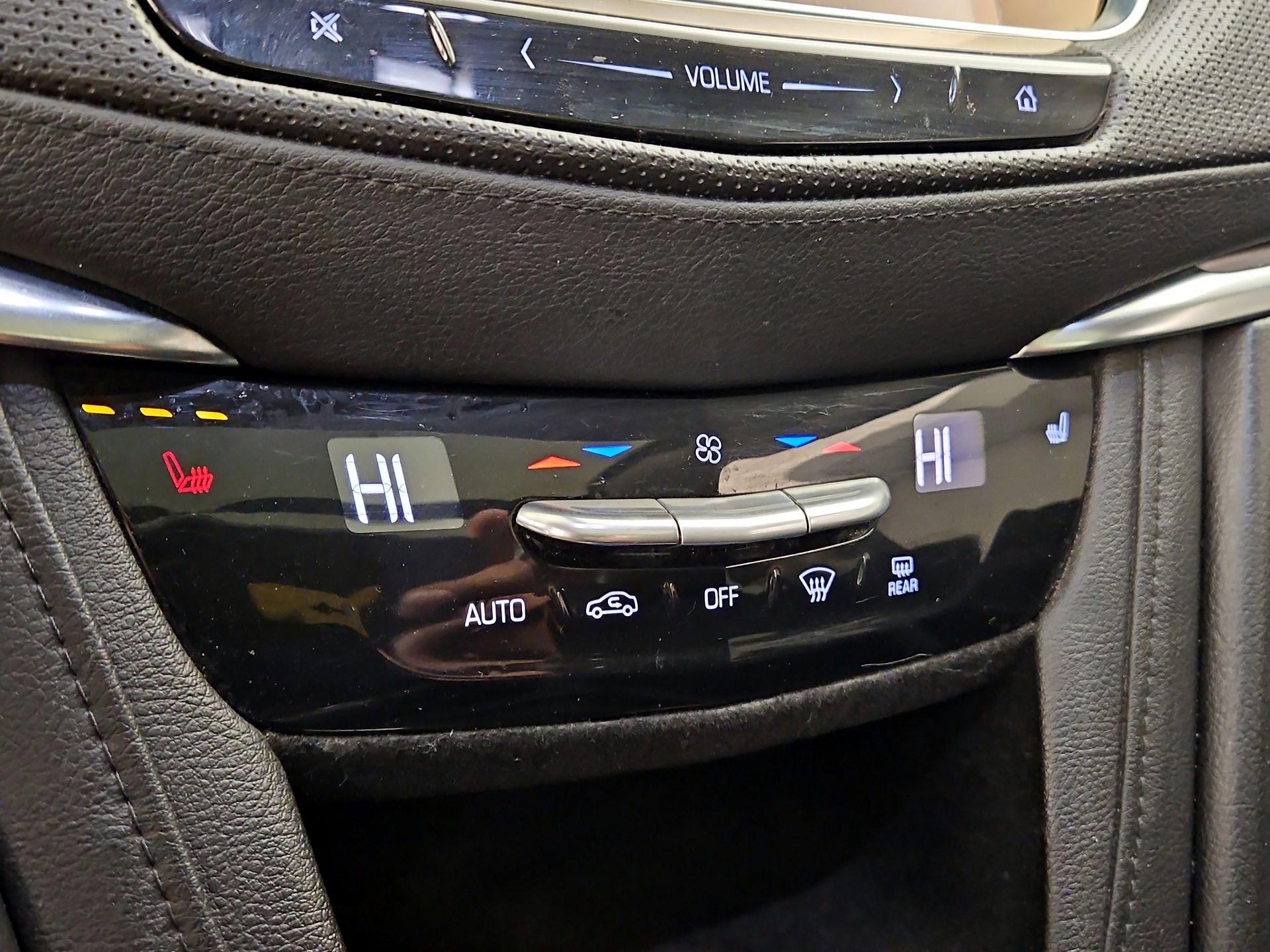 Thumbnail: 2017 Cadillac XT5 - 17