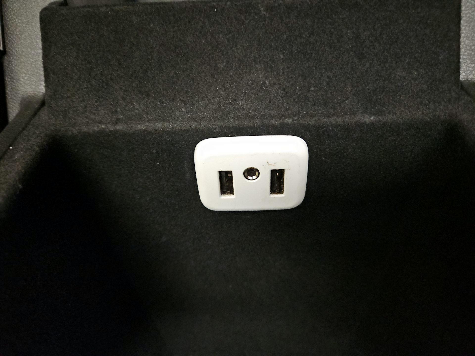 Thumbnail: 2017 Cadillac XT5 - 19