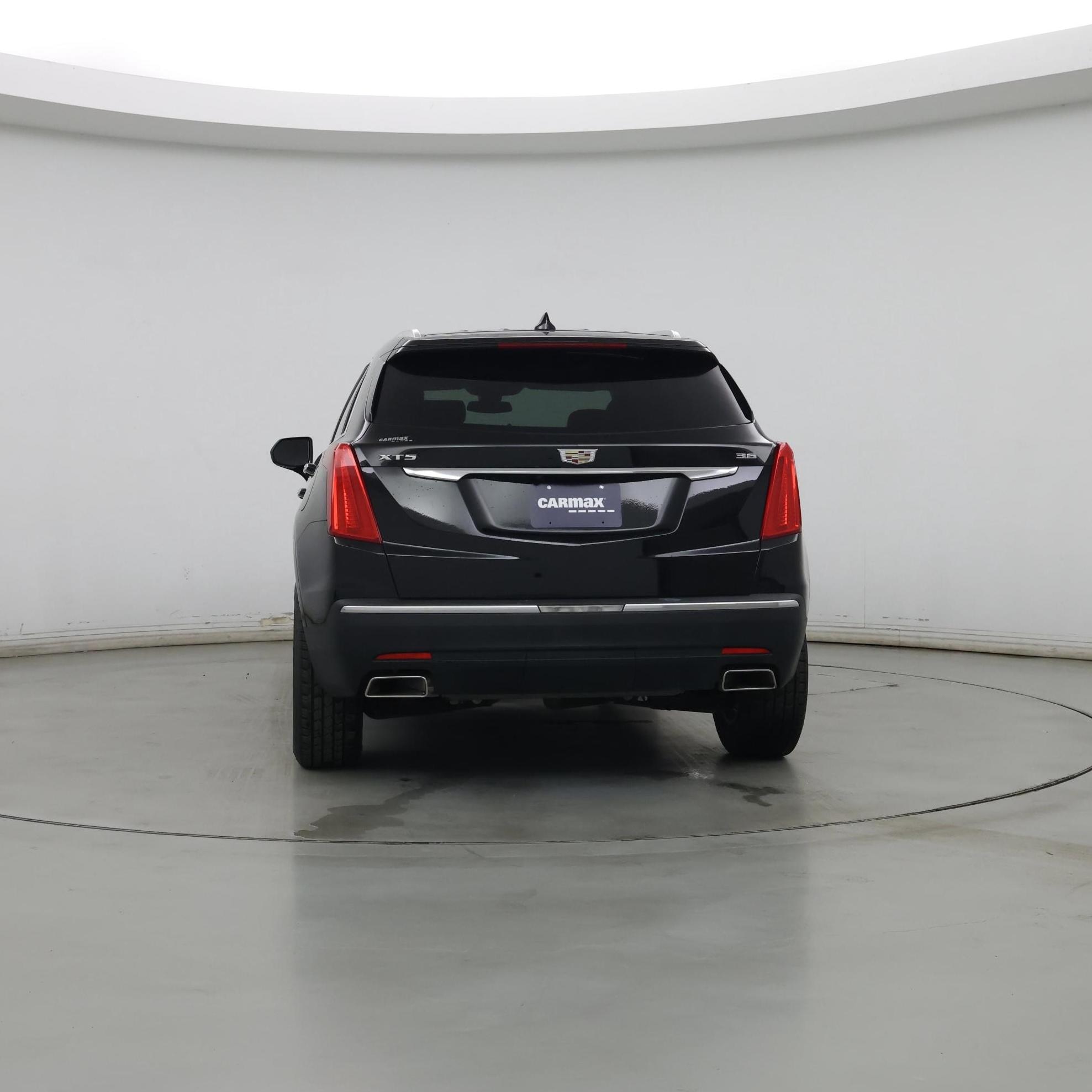 Thumbnail: 2017 Cadillac XT5 - 6