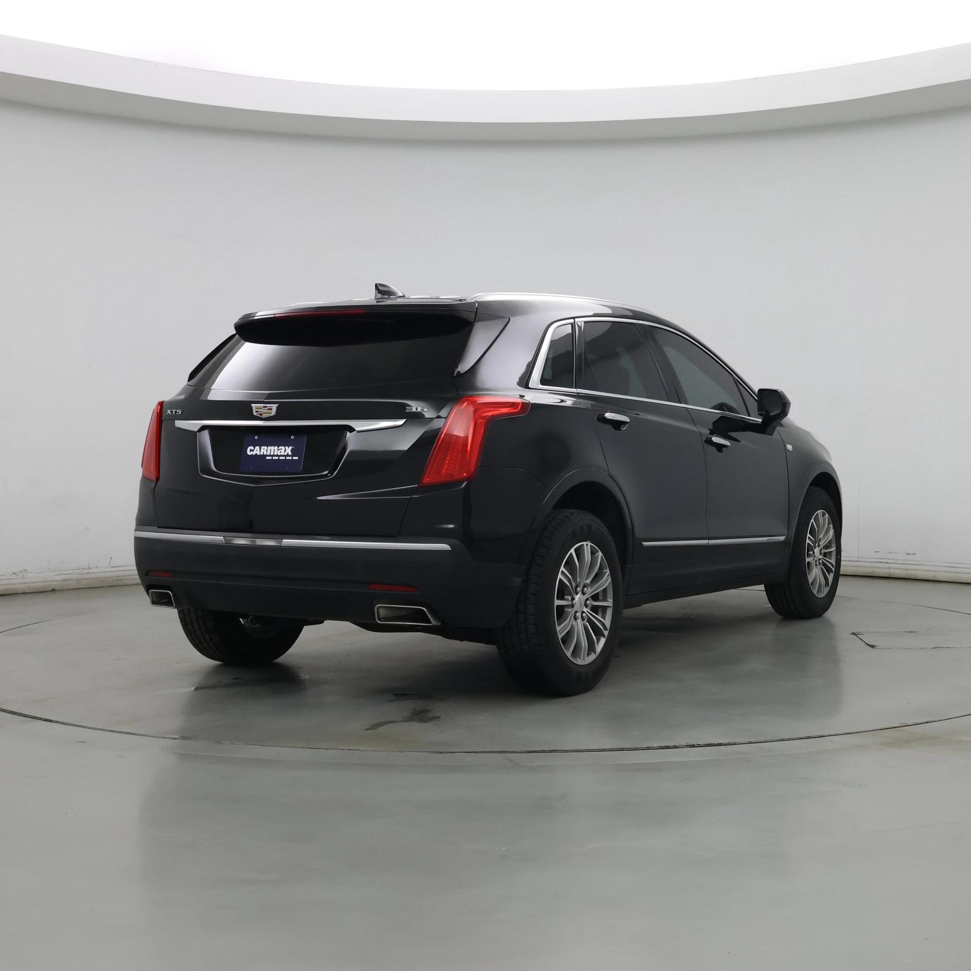 Thumbnail: 2017 Cadillac XT5 - 8