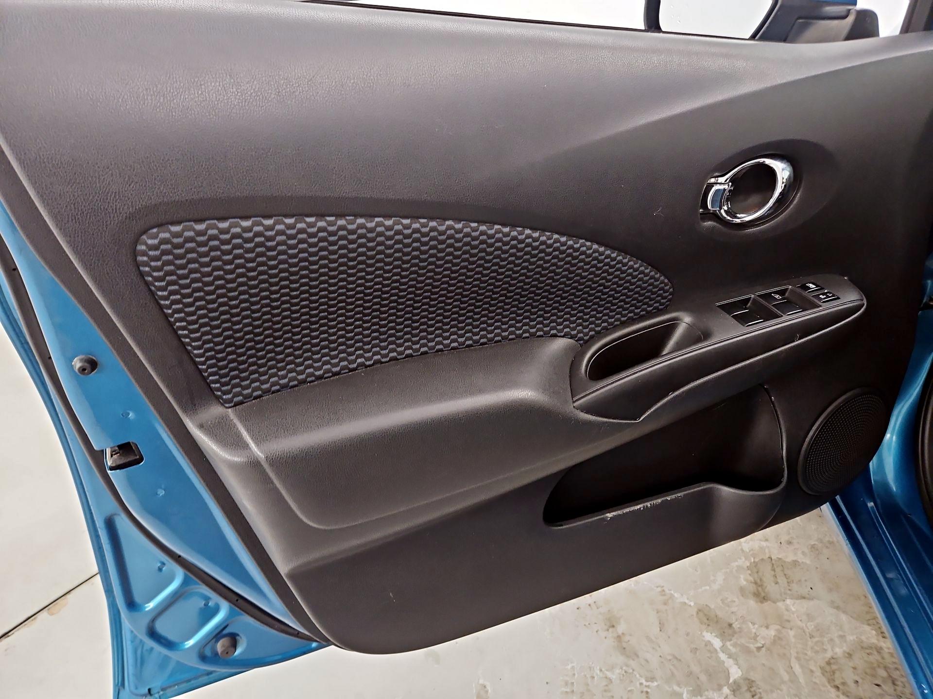 Thumbnail: 2014 Nissan Versa Note - 12