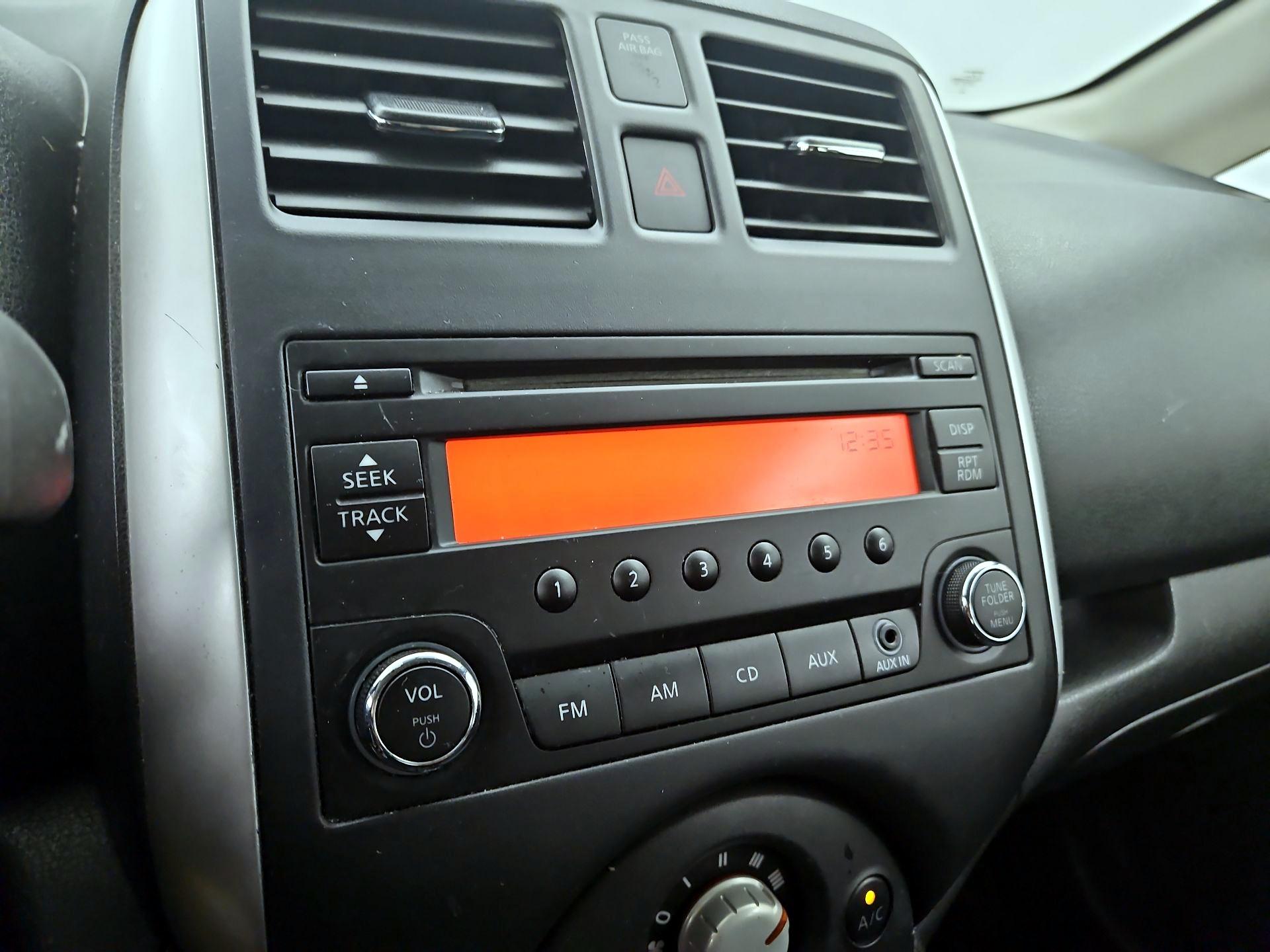 Thumbnail: 2014 Nissan Versa Note - 14