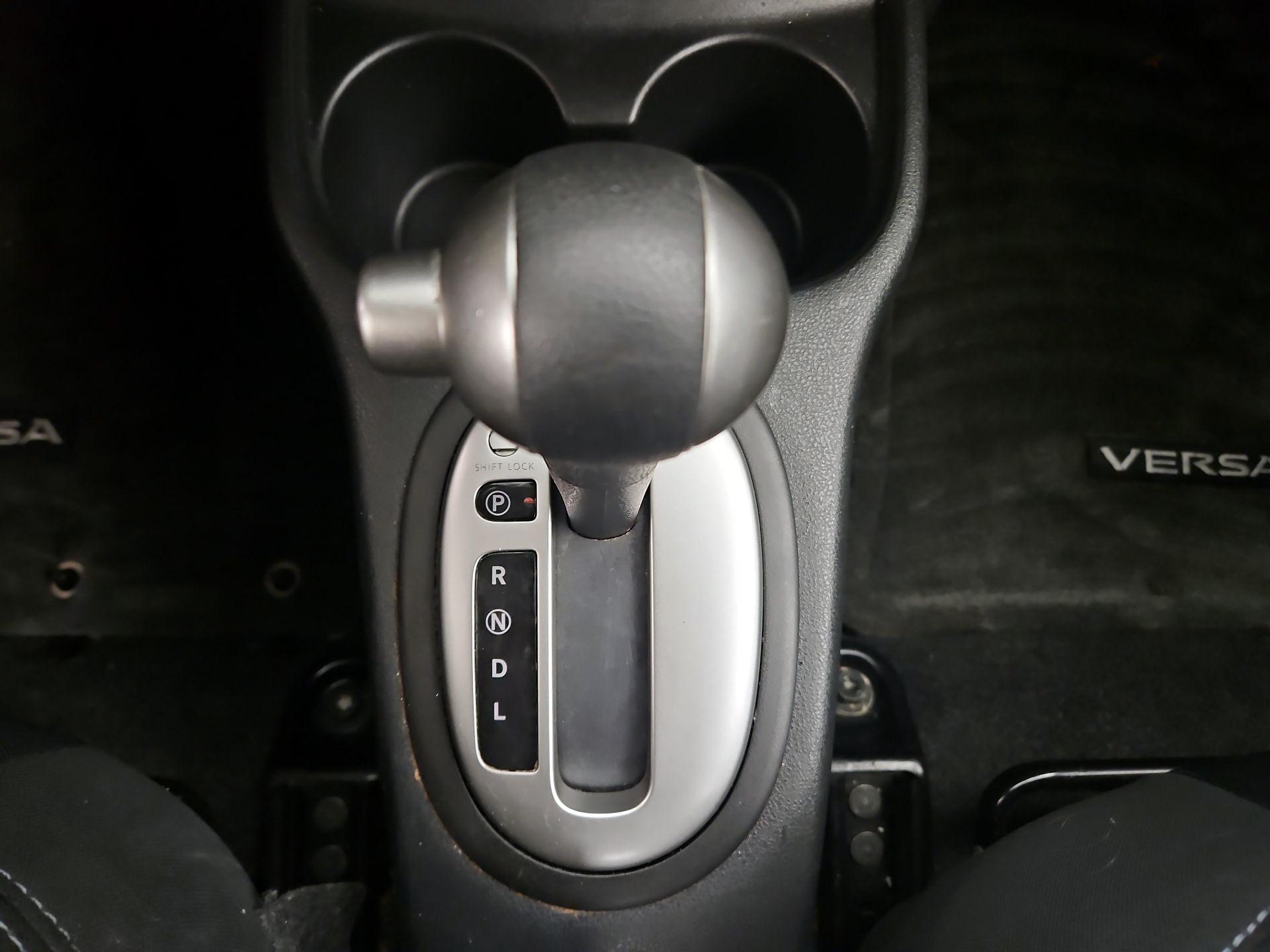Thumbnail: 2014 Nissan Versa Note - 16