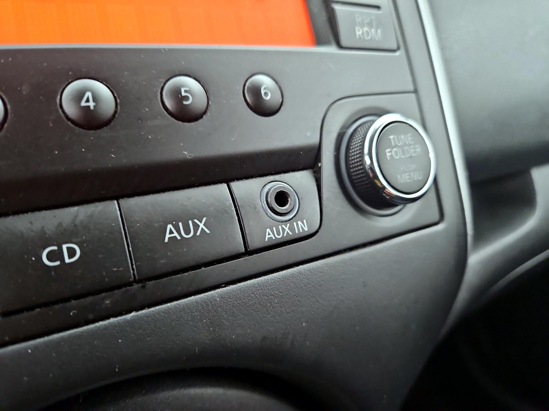 Thumbnail: 2014 Nissan Versa Note - 17