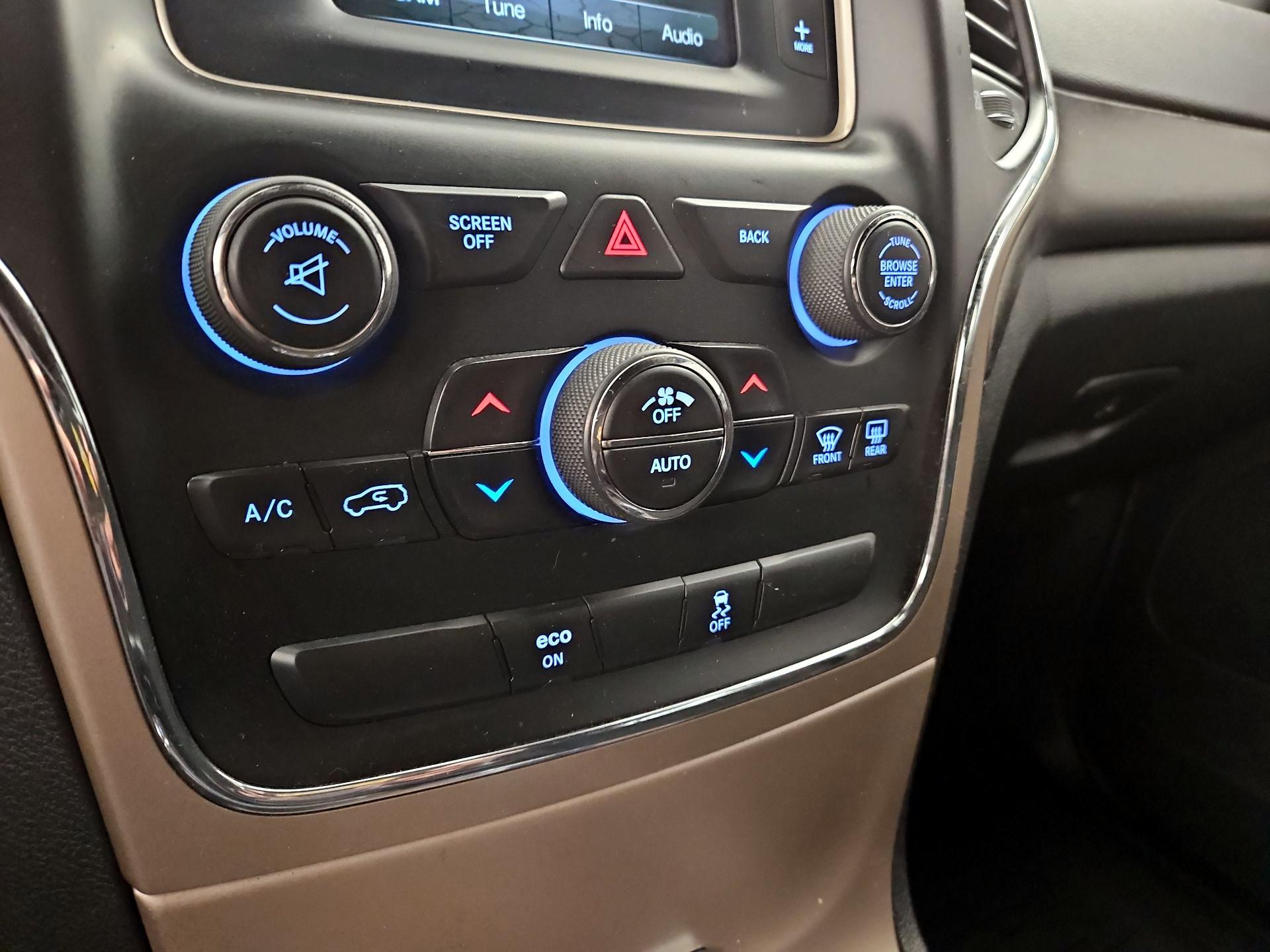 Thumbnail: 2015 Jeep Grand Cherokee - 15