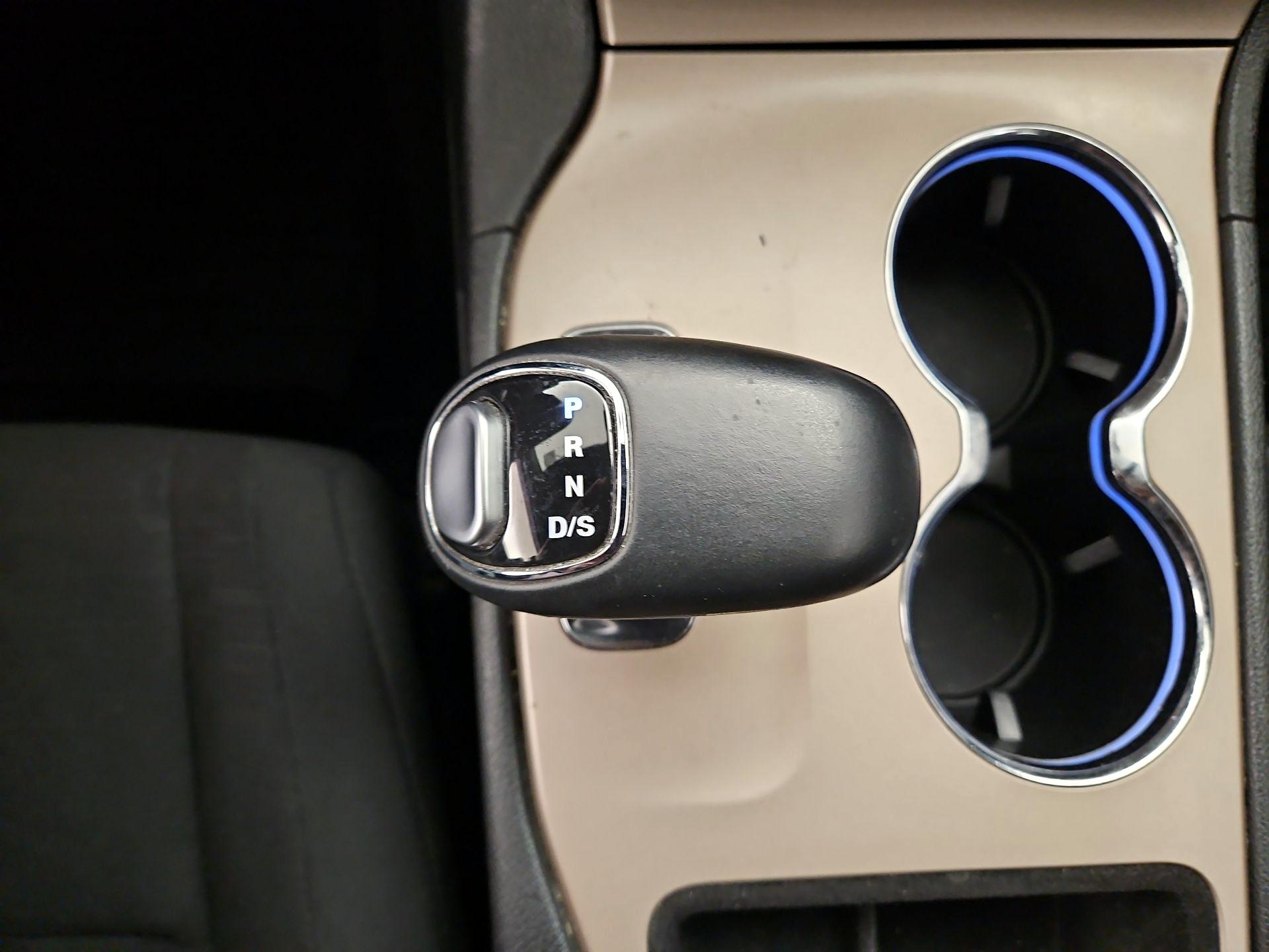 Thumbnail: 2015 Jeep Grand Cherokee - 16