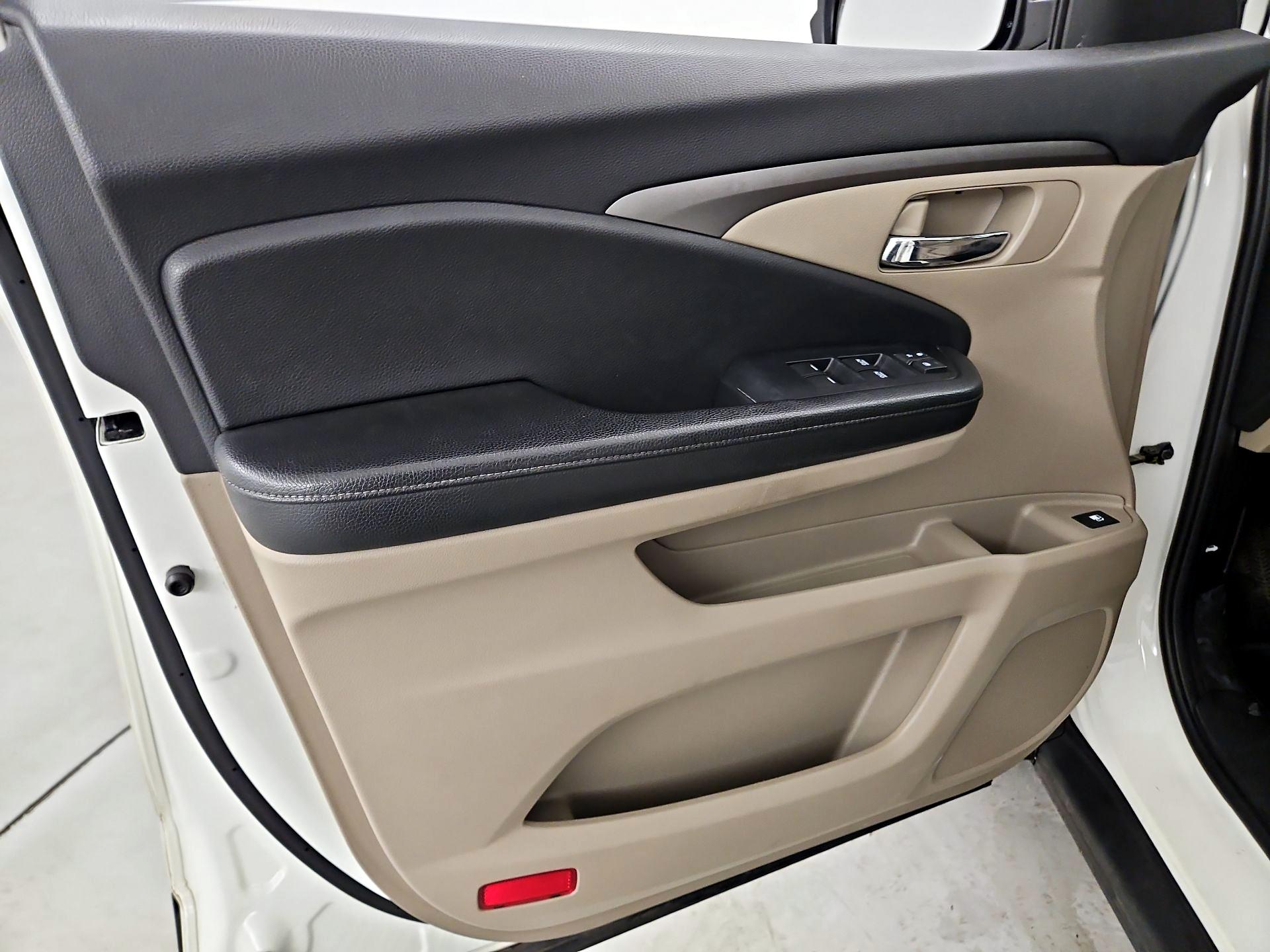 Thumbnail: 2019 Honda Ridgeline - 12