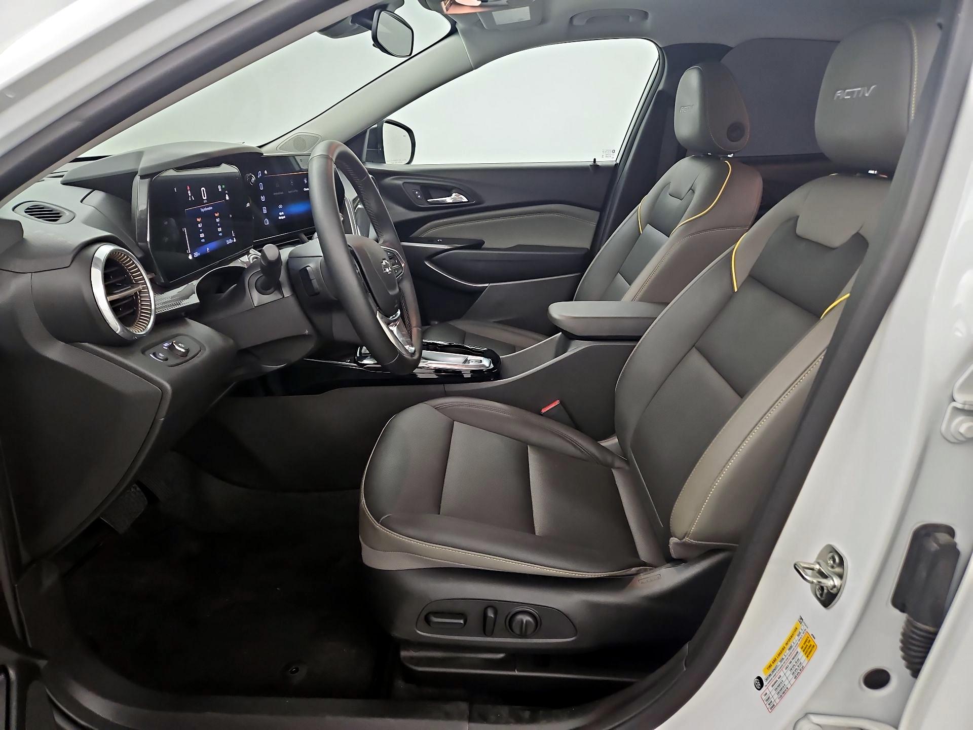 Thumbnail: 2024 Chevrolet Trax - 11