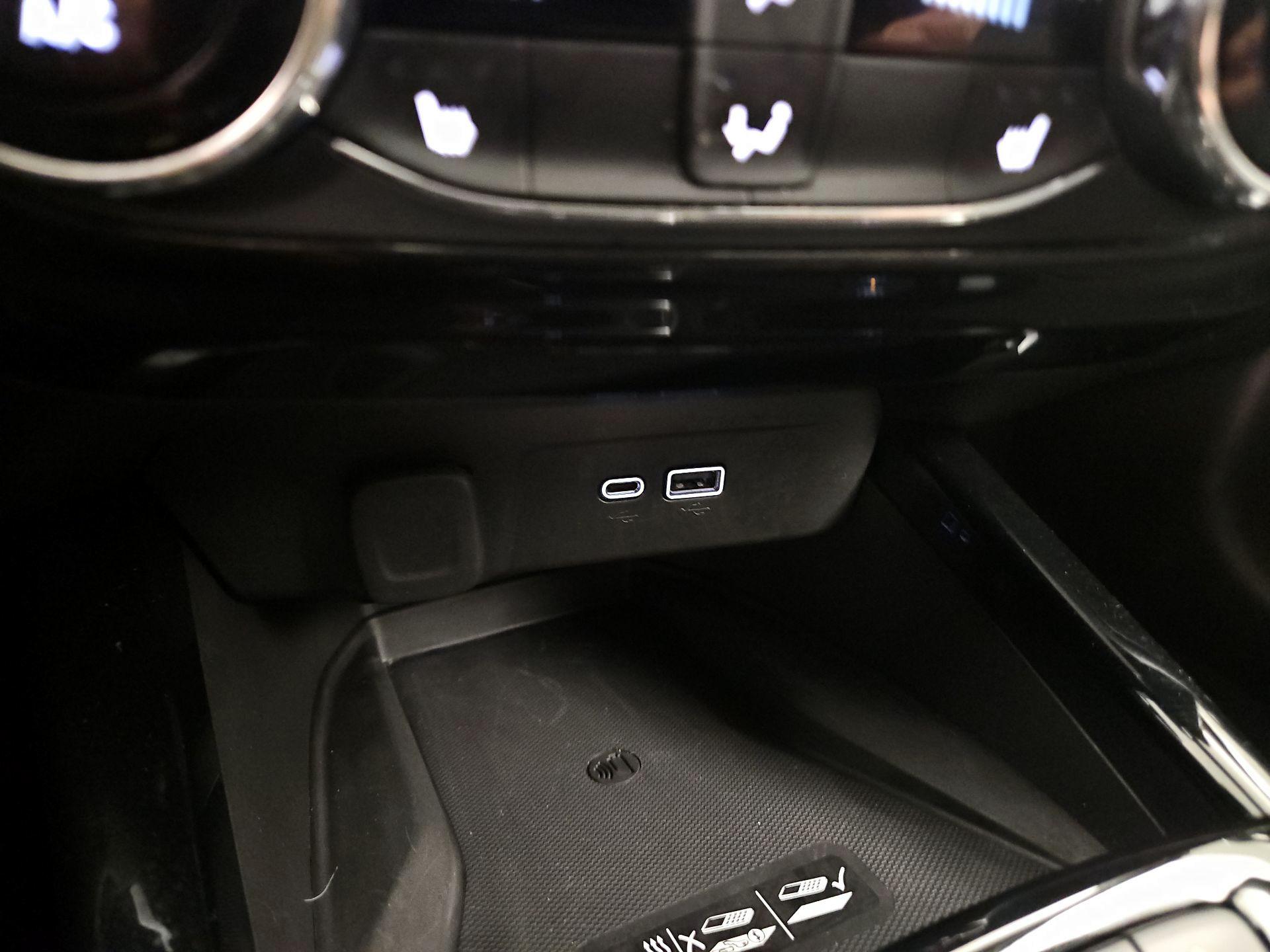 Thumbnail: 2024 Chevrolet Trax - 18