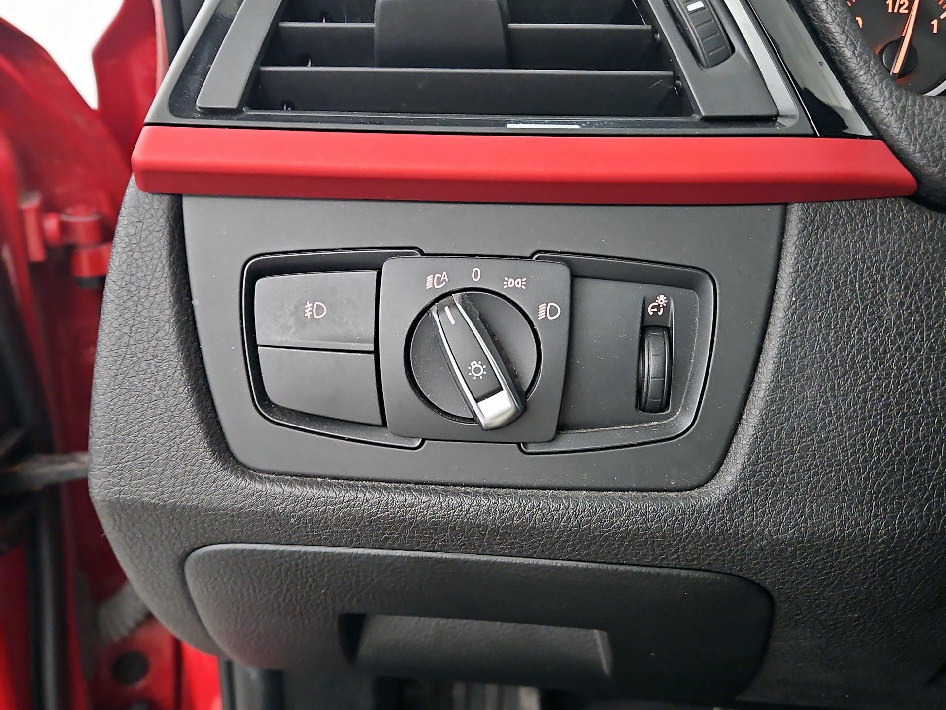 Thumbnail: 2015 BMW 3 Series - 13