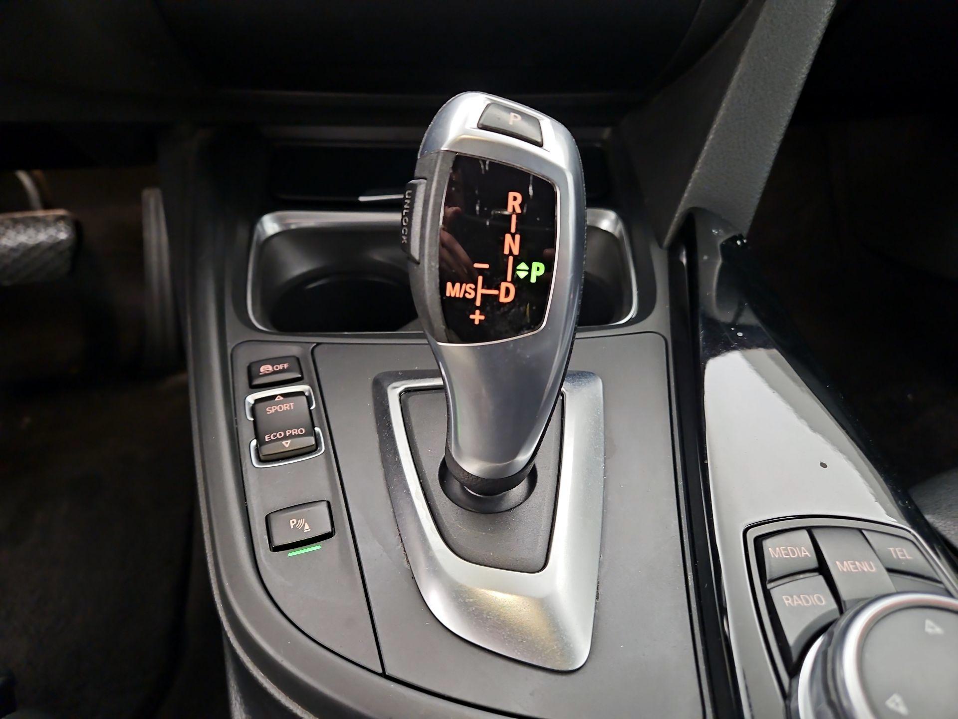 Thumbnail: 2015 BMW 3 Series - 18