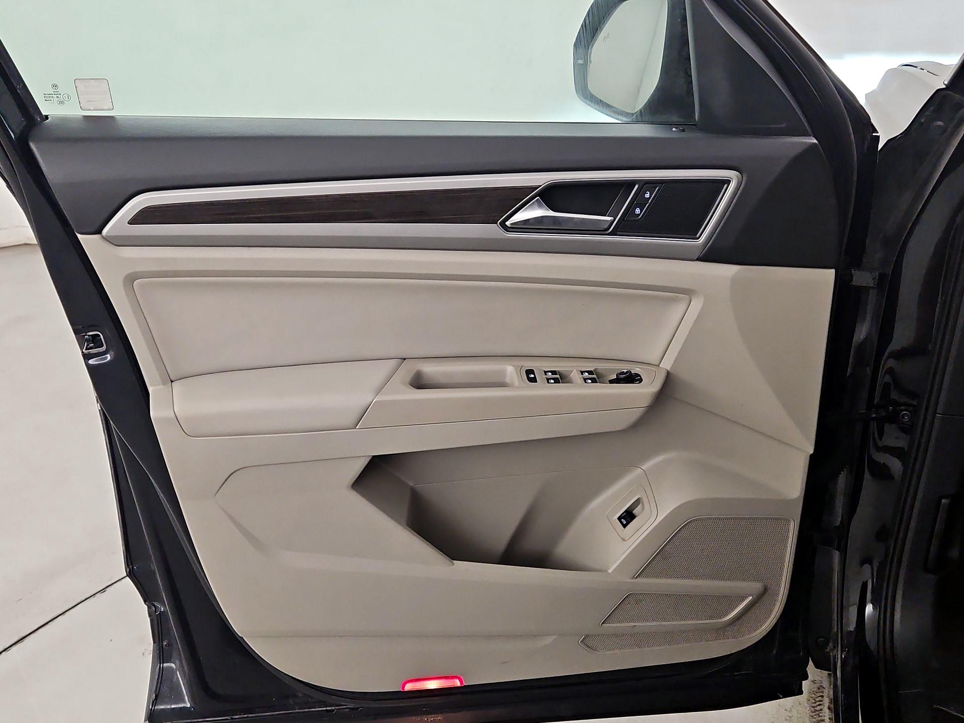 Thumbnail: 2018 Volkswagen Atlas - 12