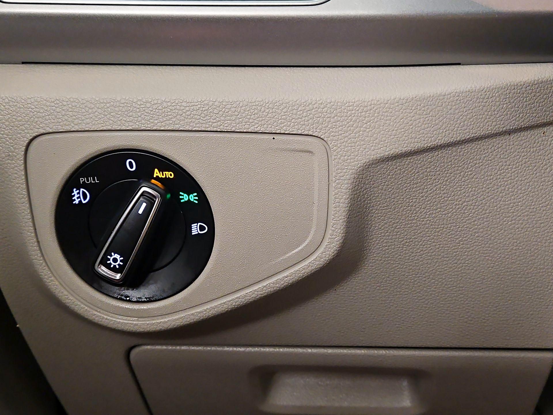 Thumbnail: 2018 Volkswagen Atlas - 13