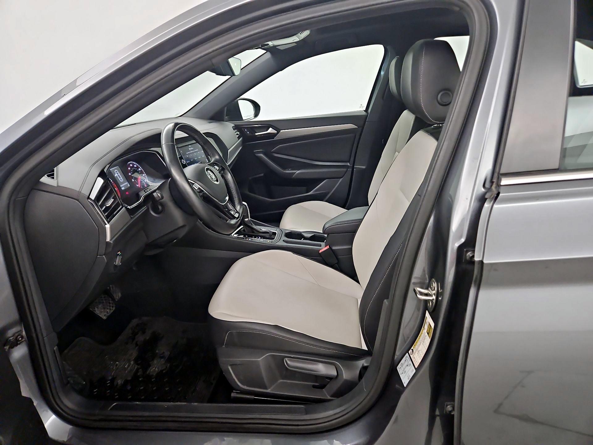 Thumbnail: 2019 Volkswagen Jetta - 11