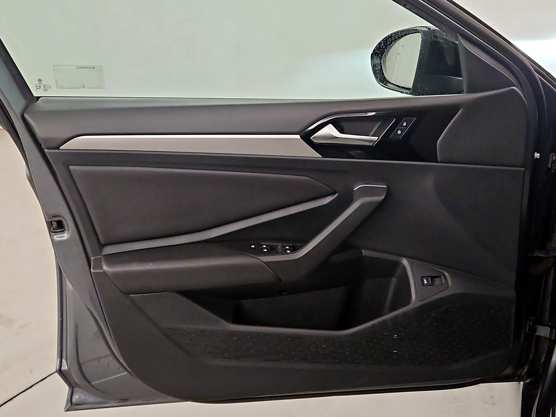 Thumbnail: 2019 Volkswagen Jetta - 12