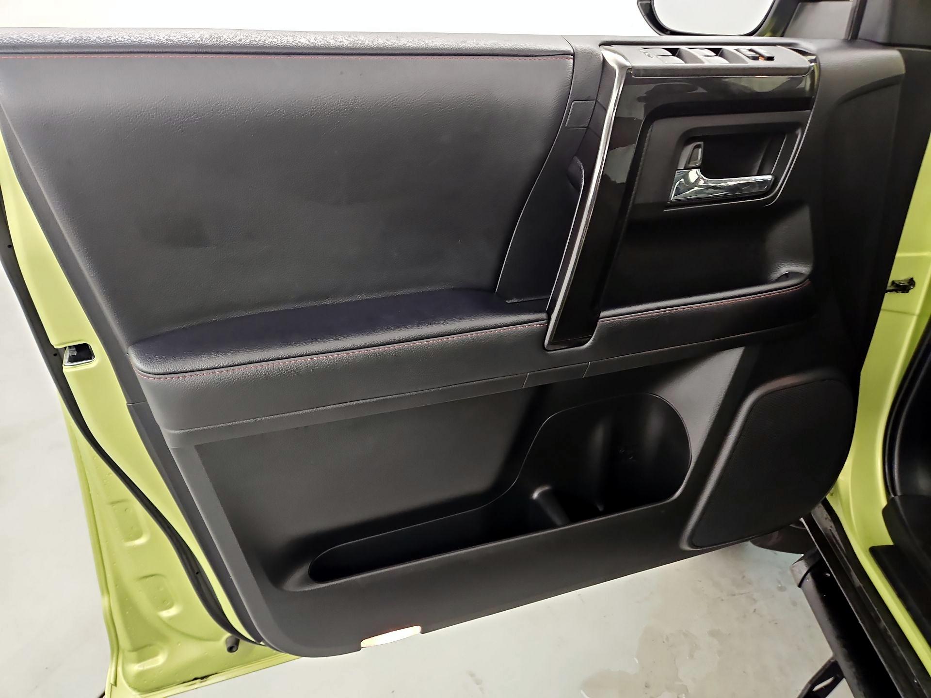 Thumbnail: 2022 Toyota 4Runner - 12