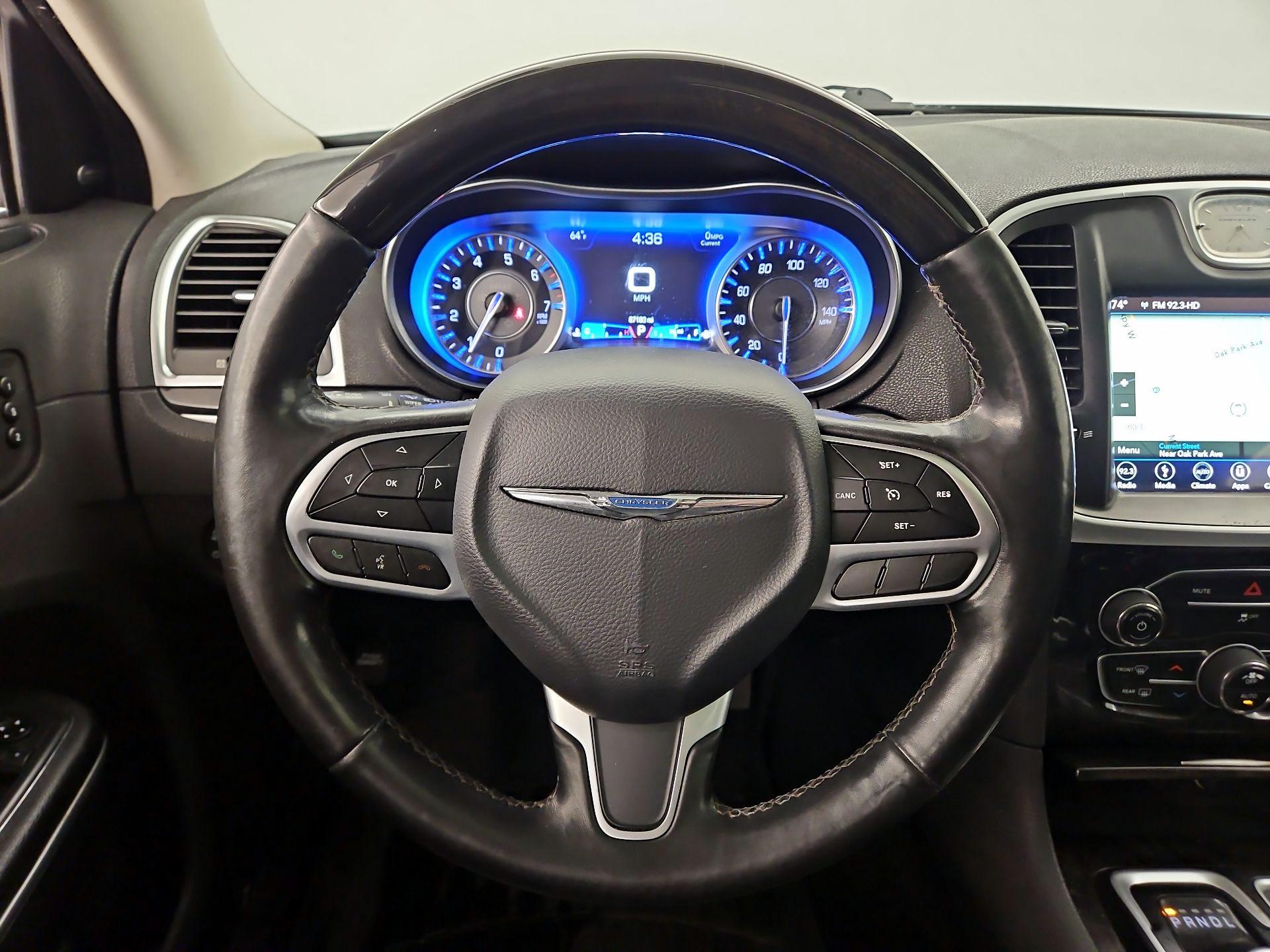 Thumbnail: 2019 Chrysler 300 - 10