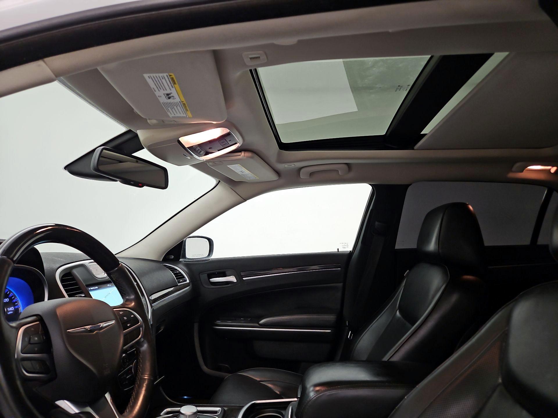 Thumbnail: 2019 Chrysler 300 - 20