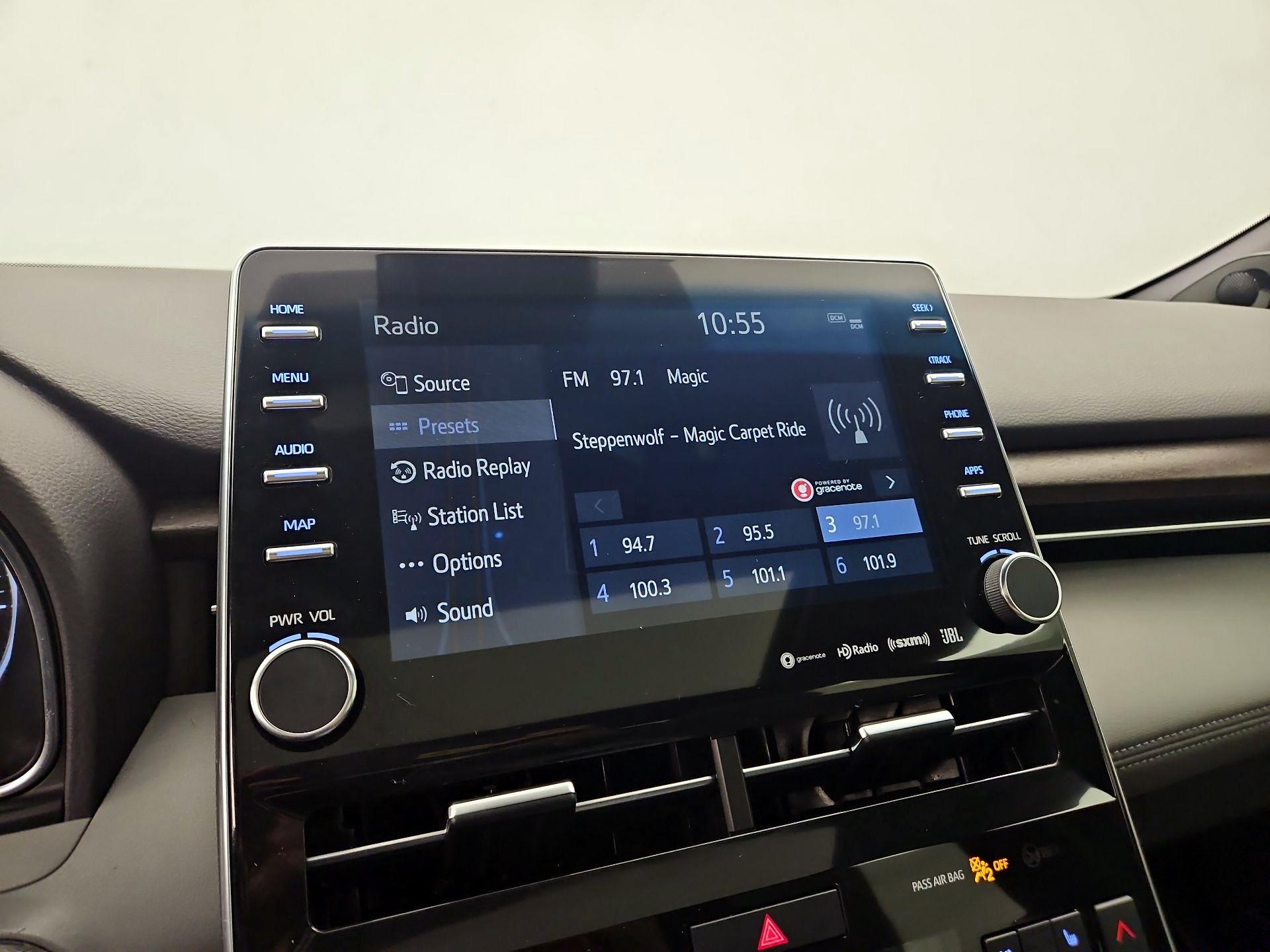 Thumbnail: 2022 Toyota Avalon - 16