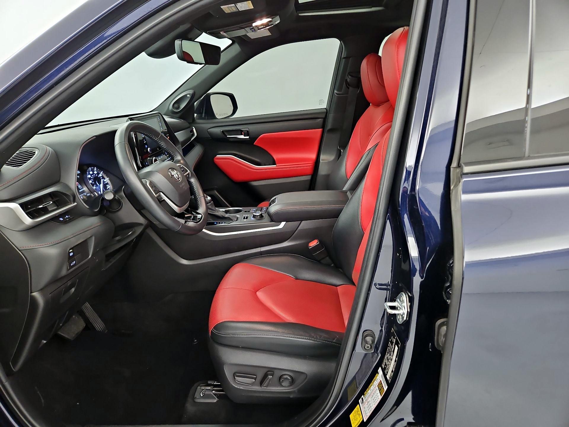 Thumbnail: 2022 Toyota Highlander - 11