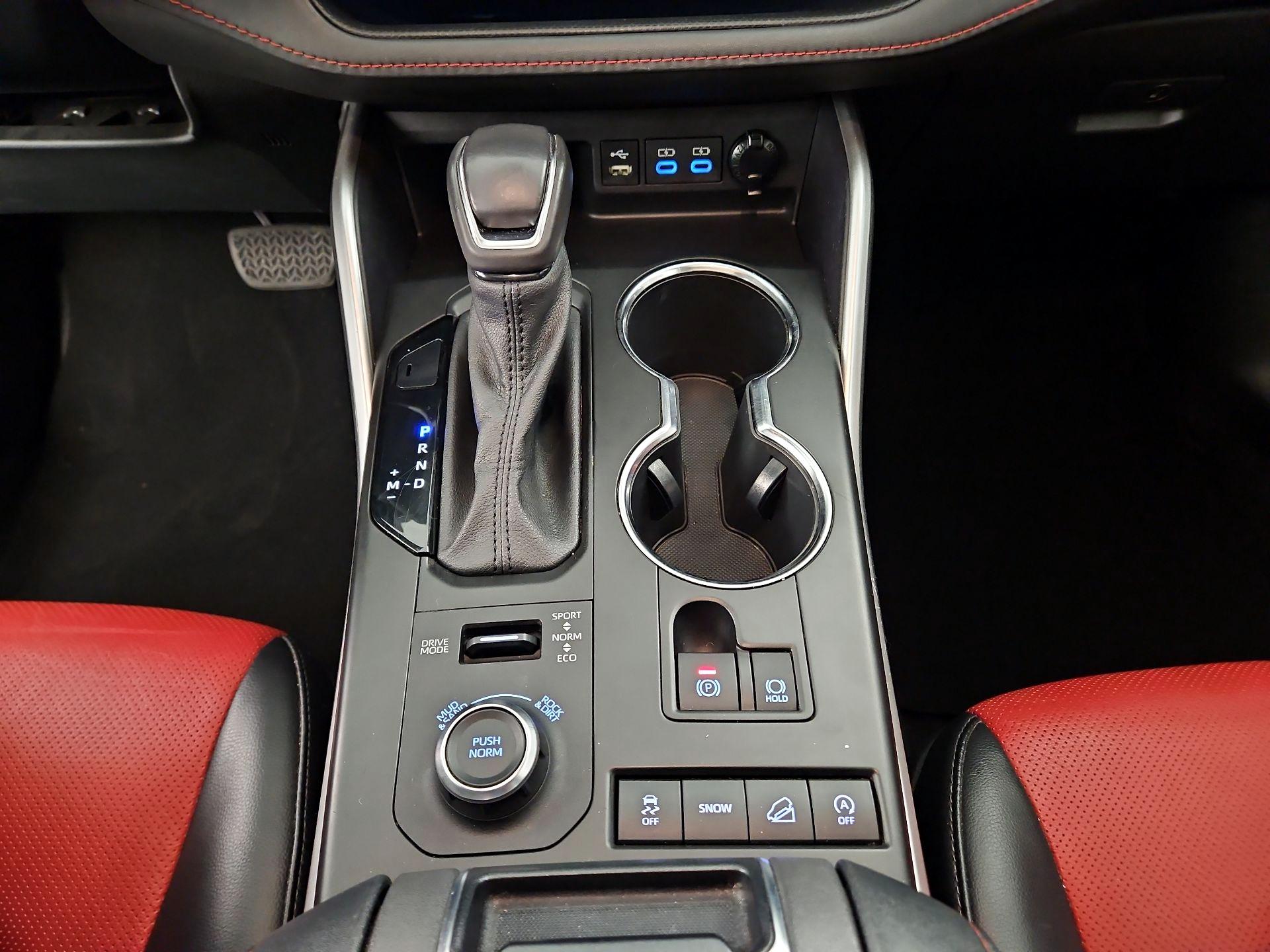 Thumbnail: 2022 Toyota Highlander - 18