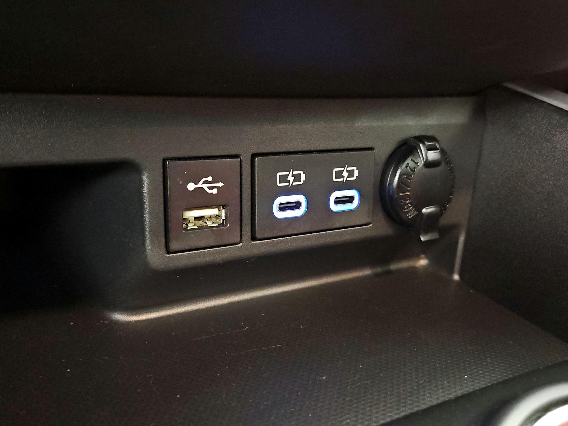 Thumbnail: 2022 Toyota Highlander - 19