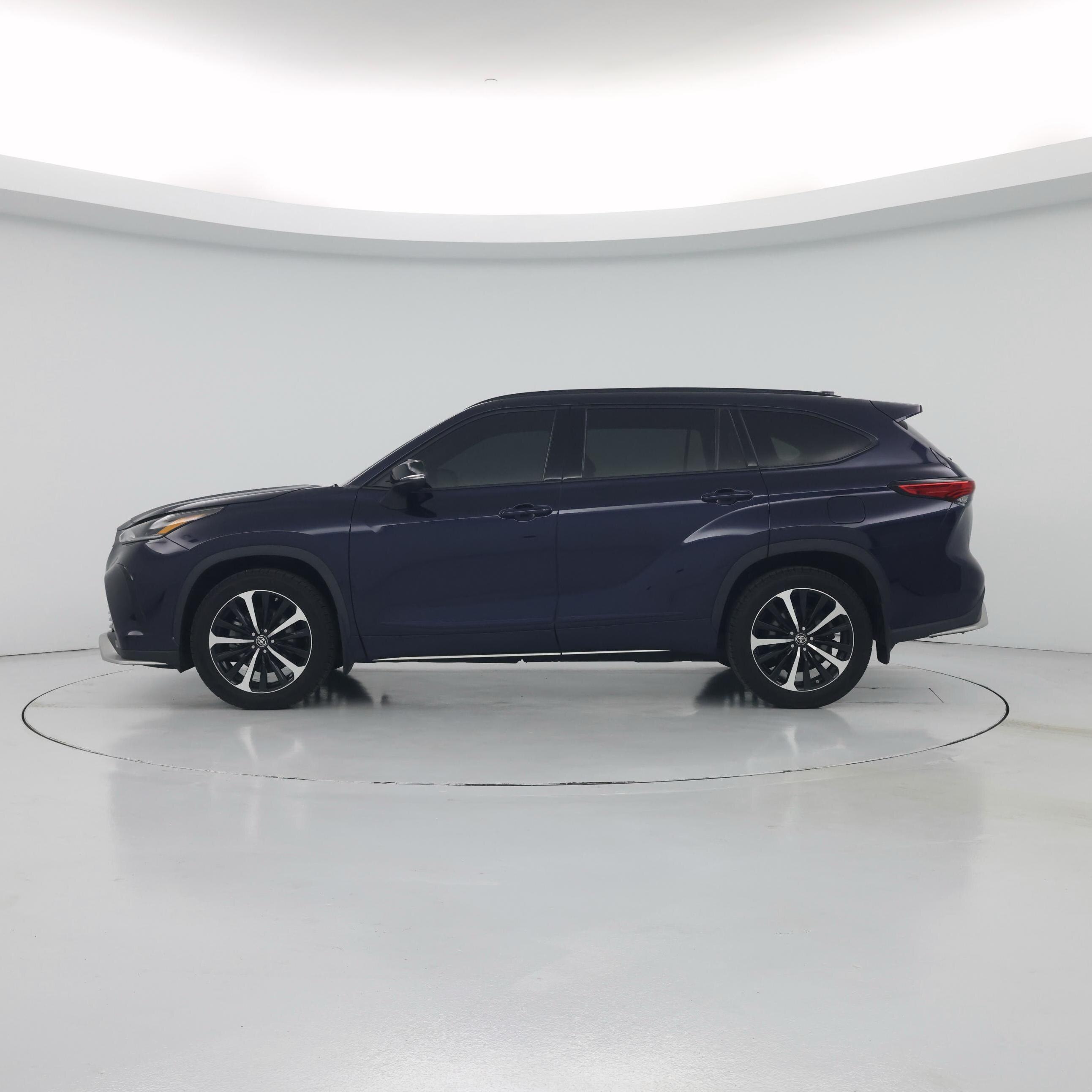 Thumbnail: 2022 Toyota Highlander - 3