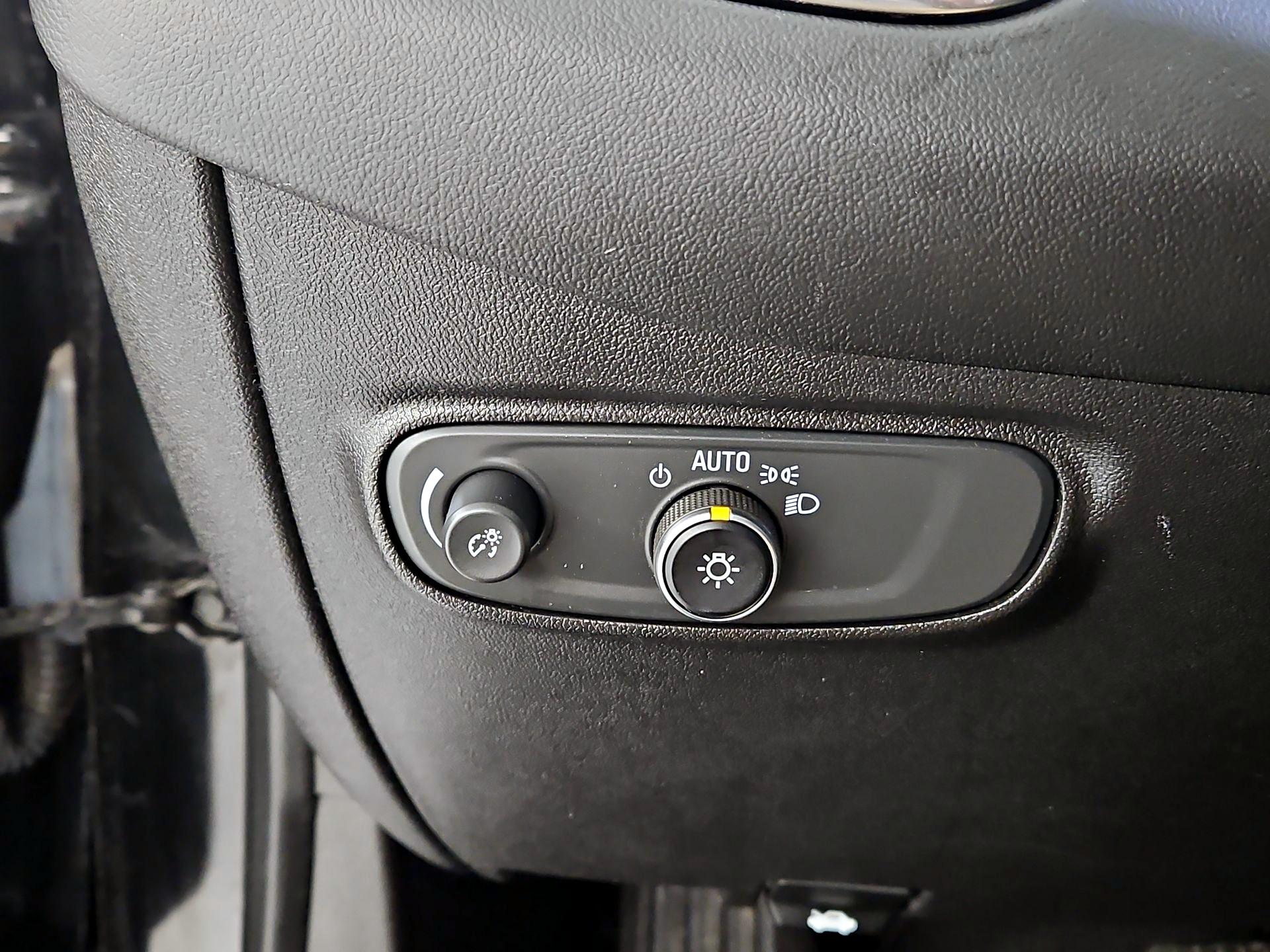 Thumbnail: 2018 Chevrolet Equinox - 13