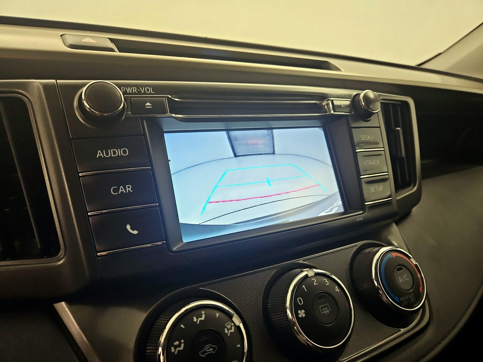 Thumbnail: 2015 Toyota RAV4 - 14