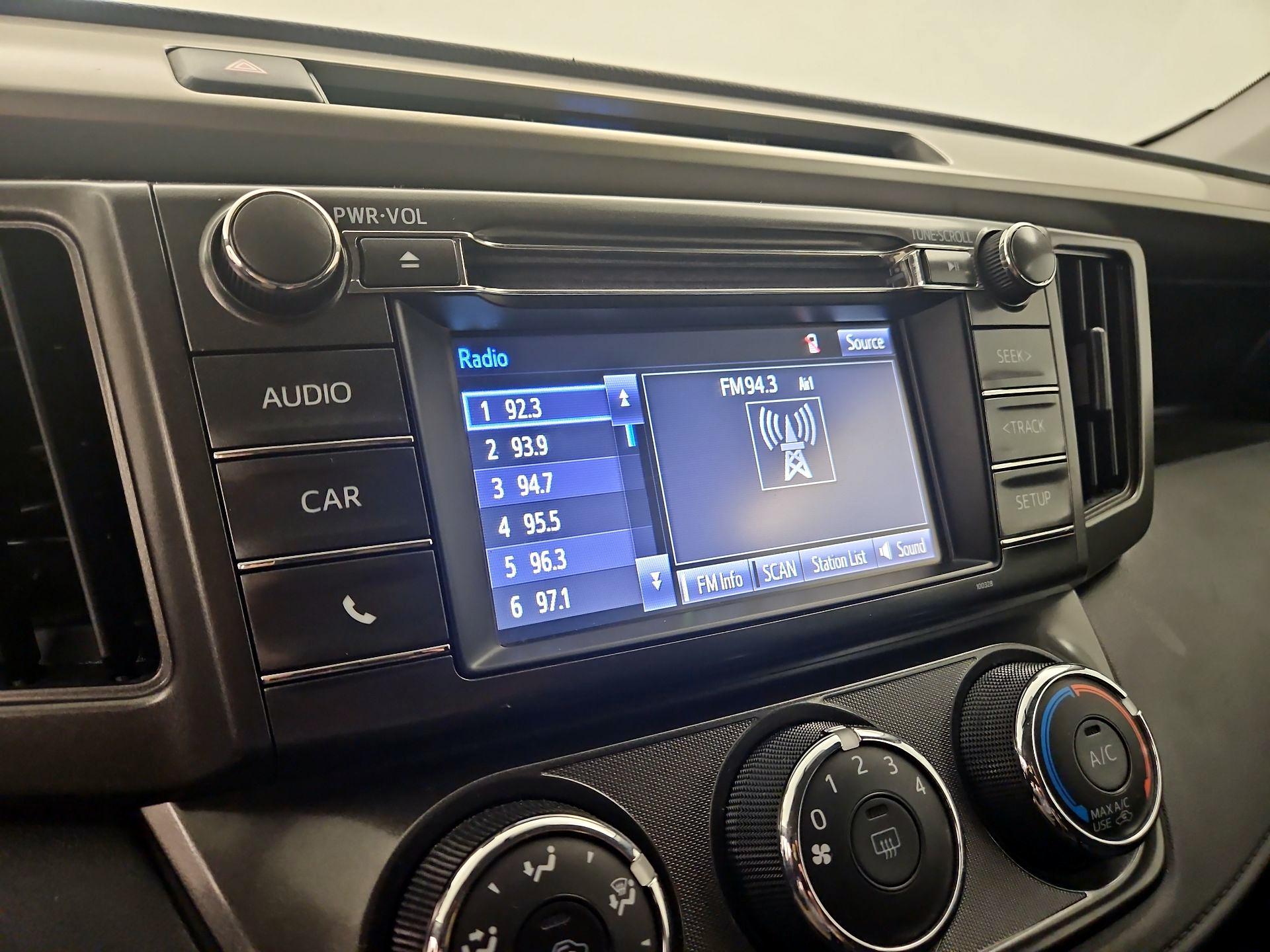 Thumbnail: 2015 Toyota RAV4 - 15