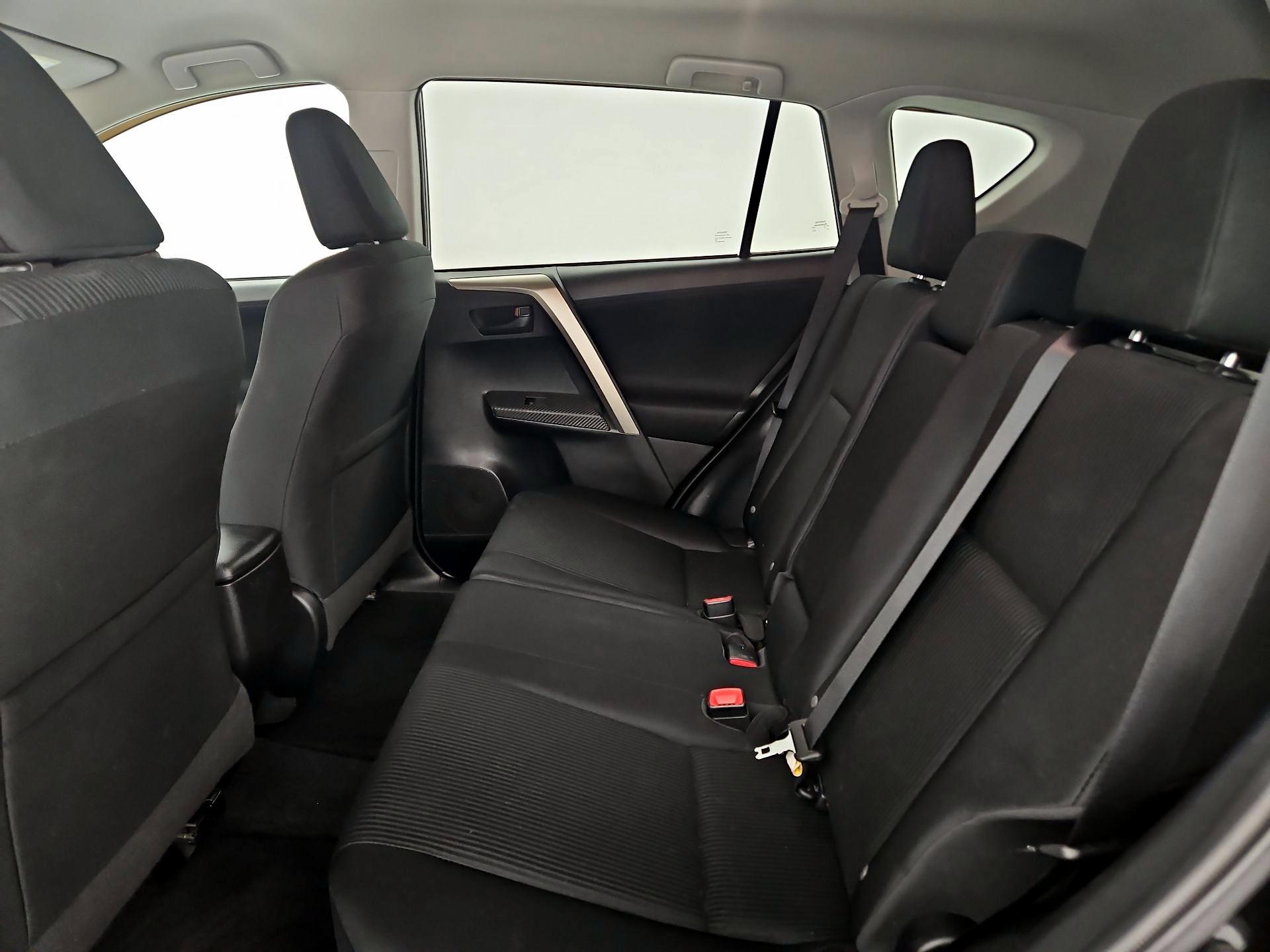 Thumbnail: 2015 Toyota RAV4 - 19