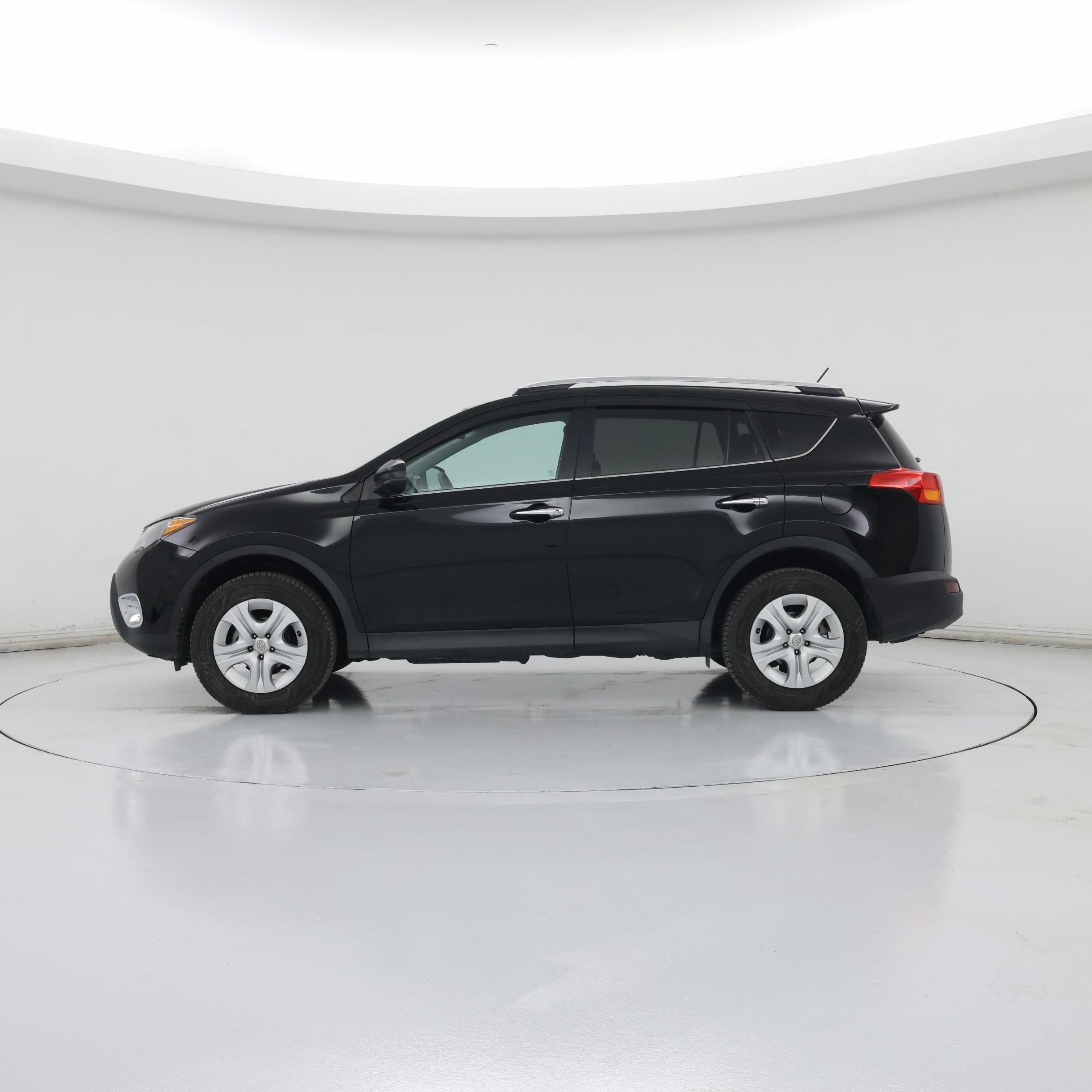 Thumbnail: 2015 Toyota RAV4 - 3