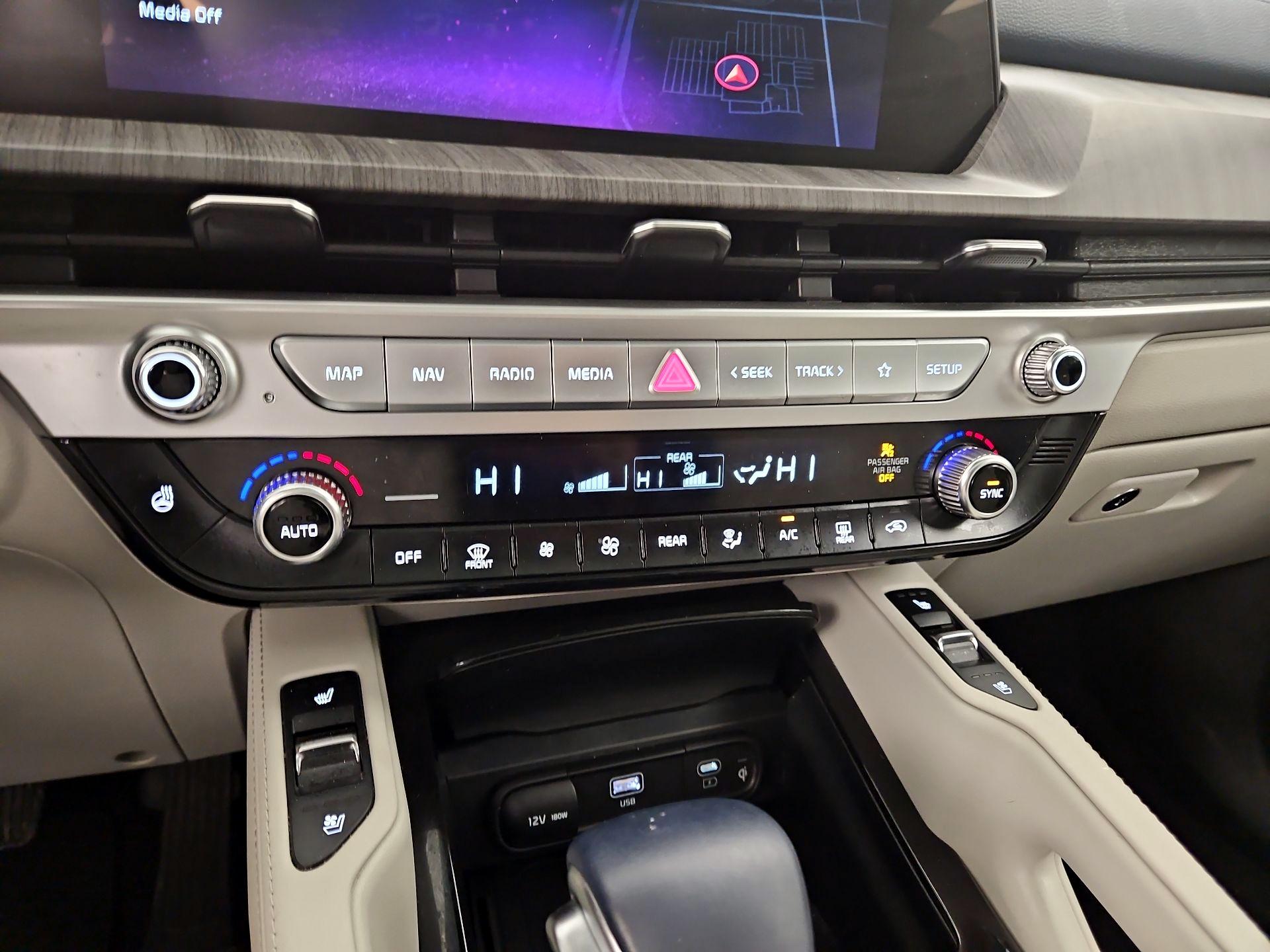 Thumbnail: 2023 Kia Telluride - 17