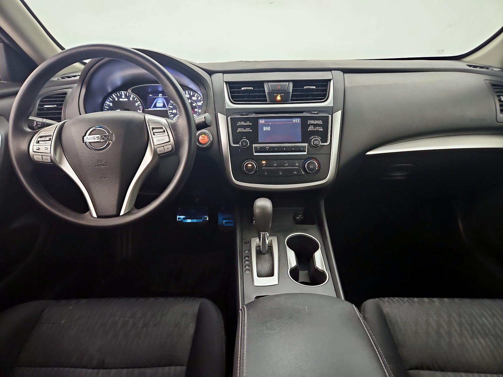 Thumbnail: 2018 Nissan Altima - 9