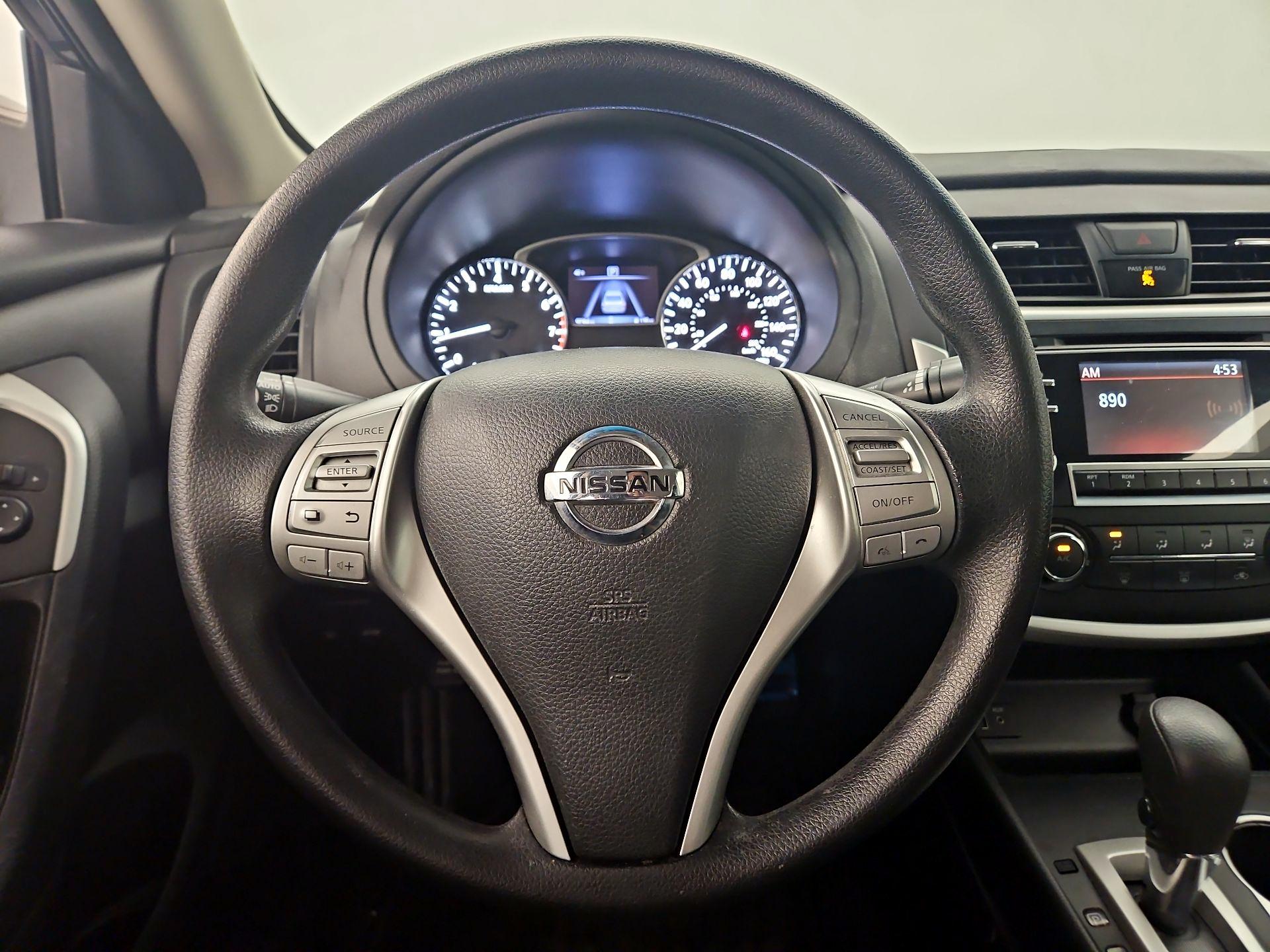 Thumbnail: 2018 Nissan Altima - 10