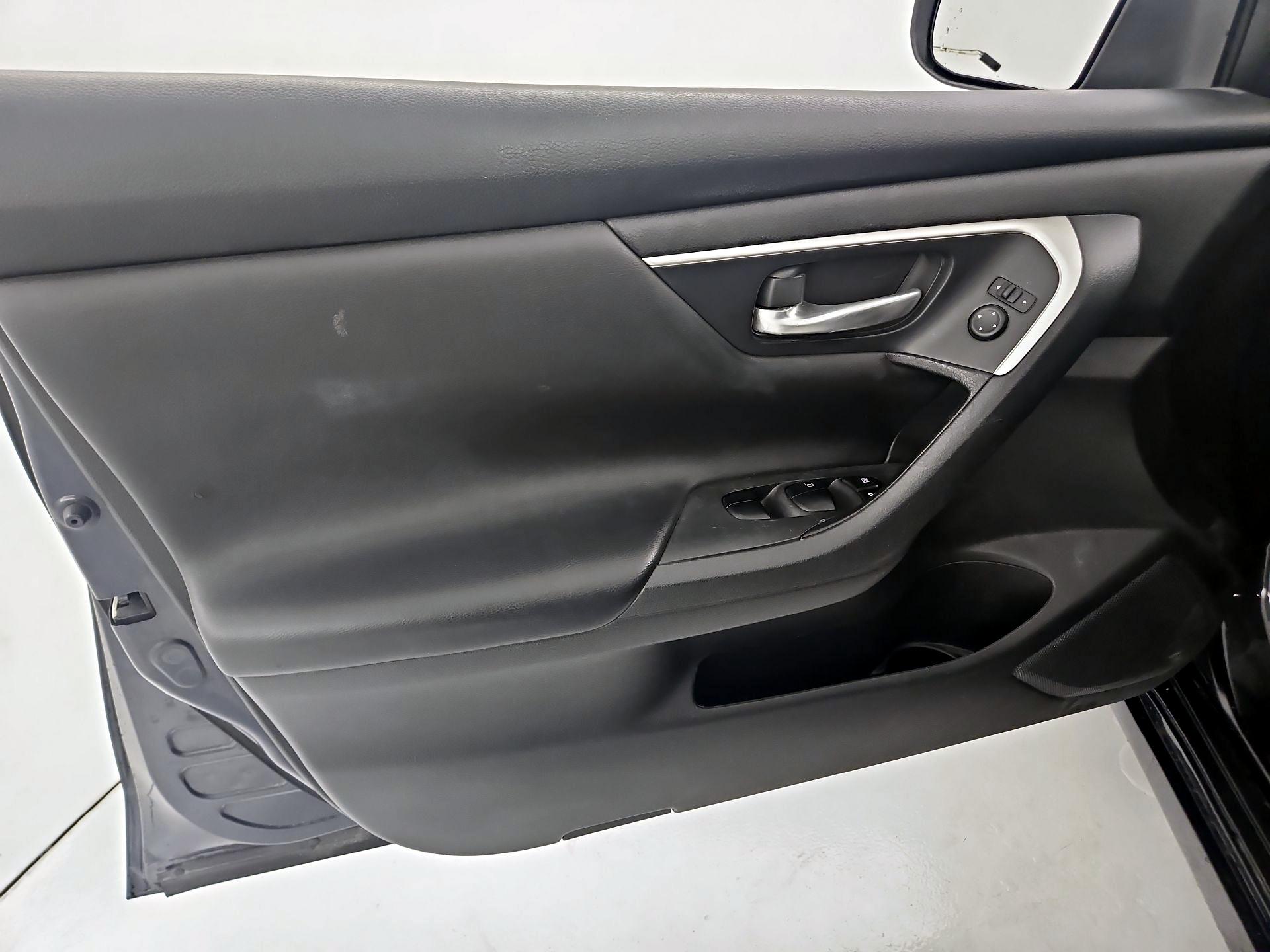 Thumbnail: 2018 Nissan Altima - 12