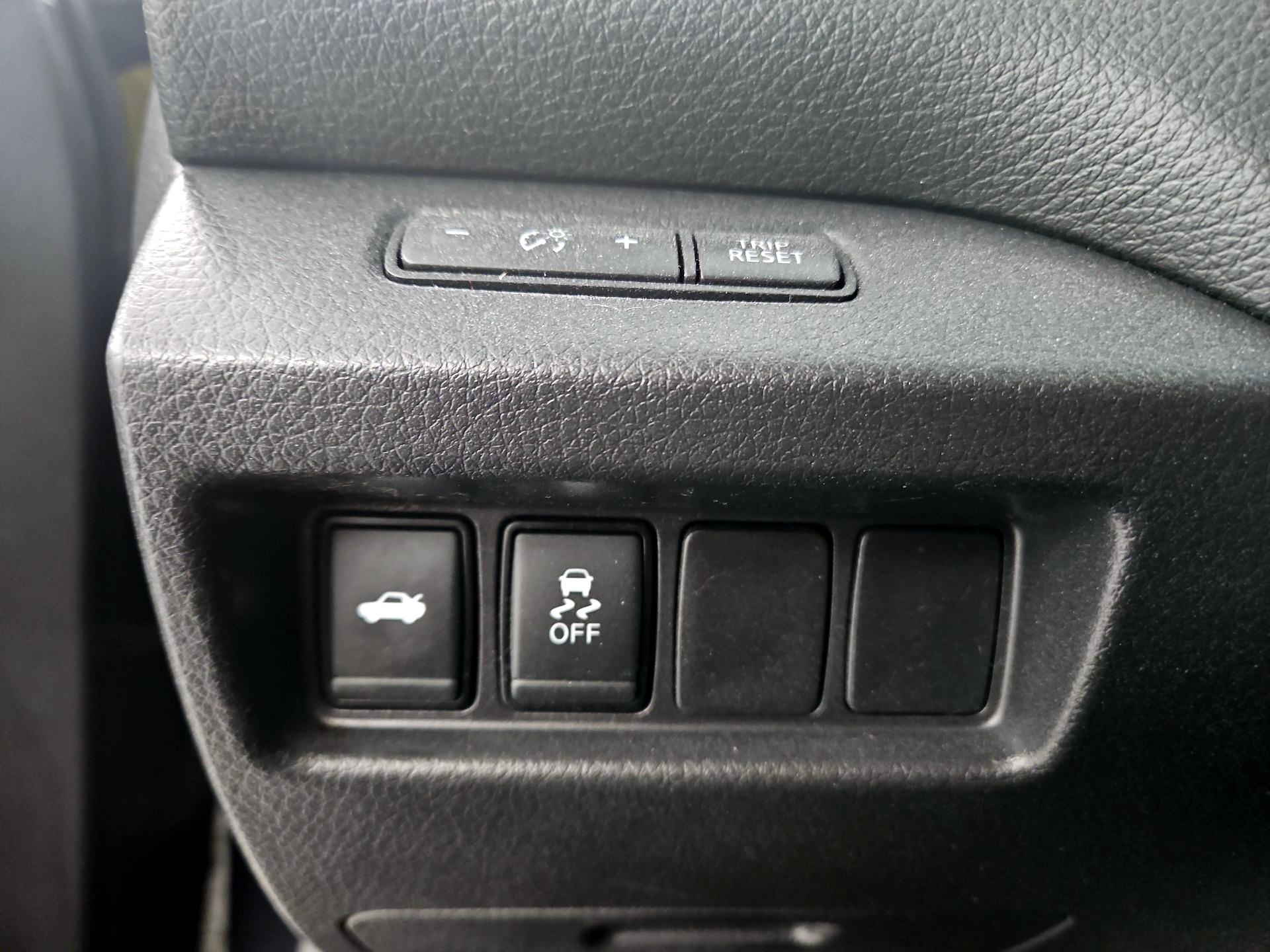 Thumbnail: 2018 Nissan Altima - 13